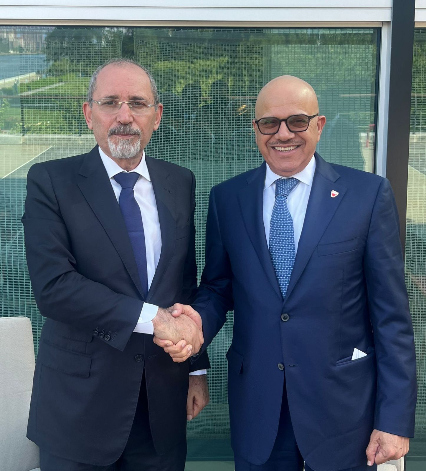 Madar Al-Saa Images 0.8893639564420974