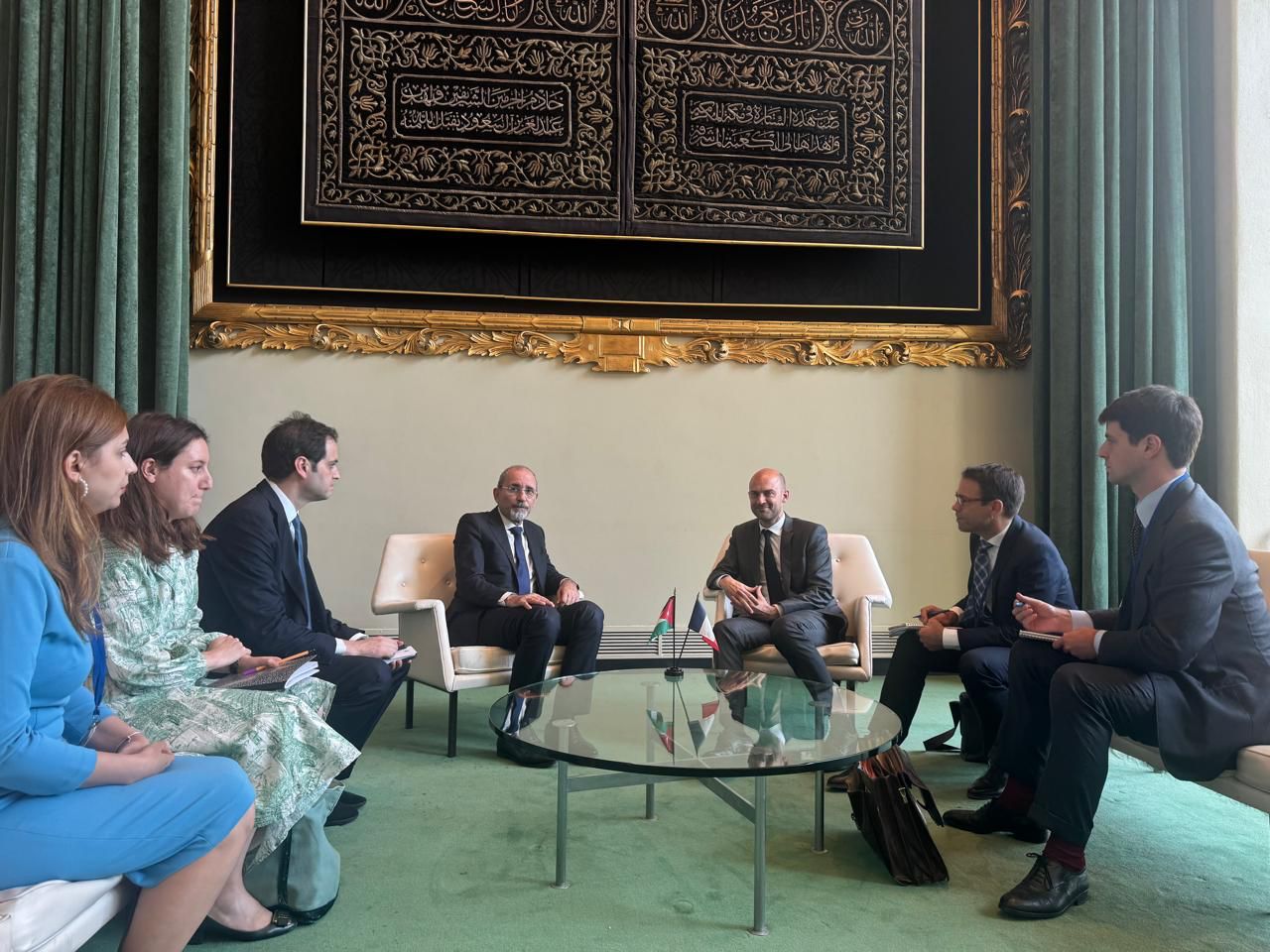 Madar Al-Saa Images 0.8524718528689996