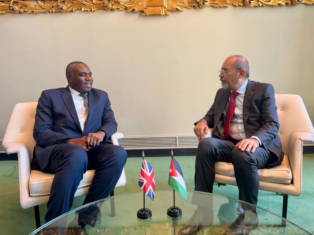 Madar Al-Saa Images 0.5843321377714141