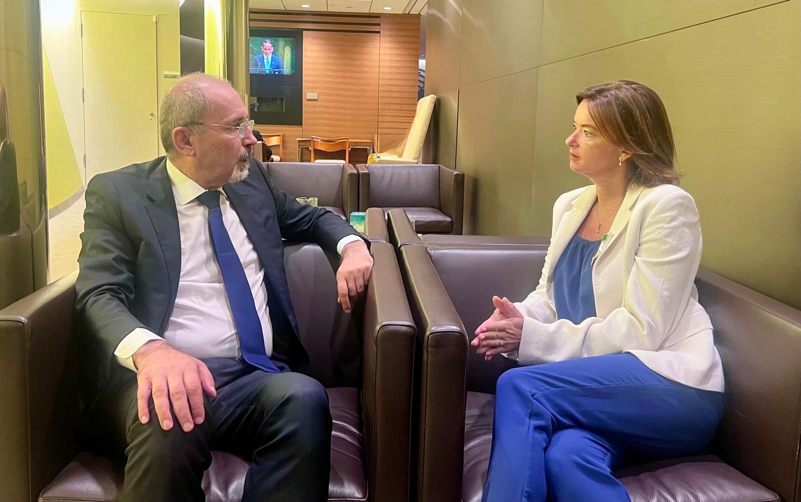 Madar Al-Saa Images 0.8770539484008666