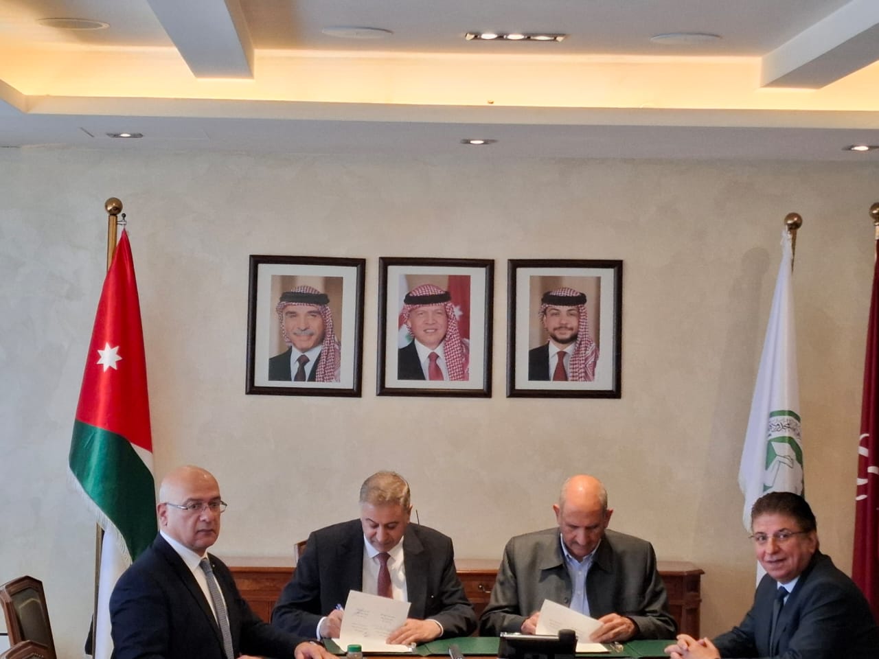 Madar Al-Saa Images 0.21628156231606088