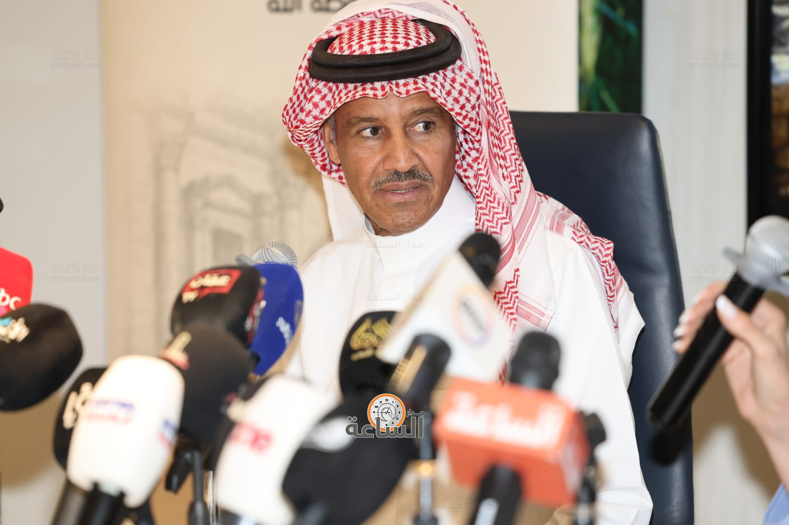 Madar Al-Saa Images 0.006971970833467567