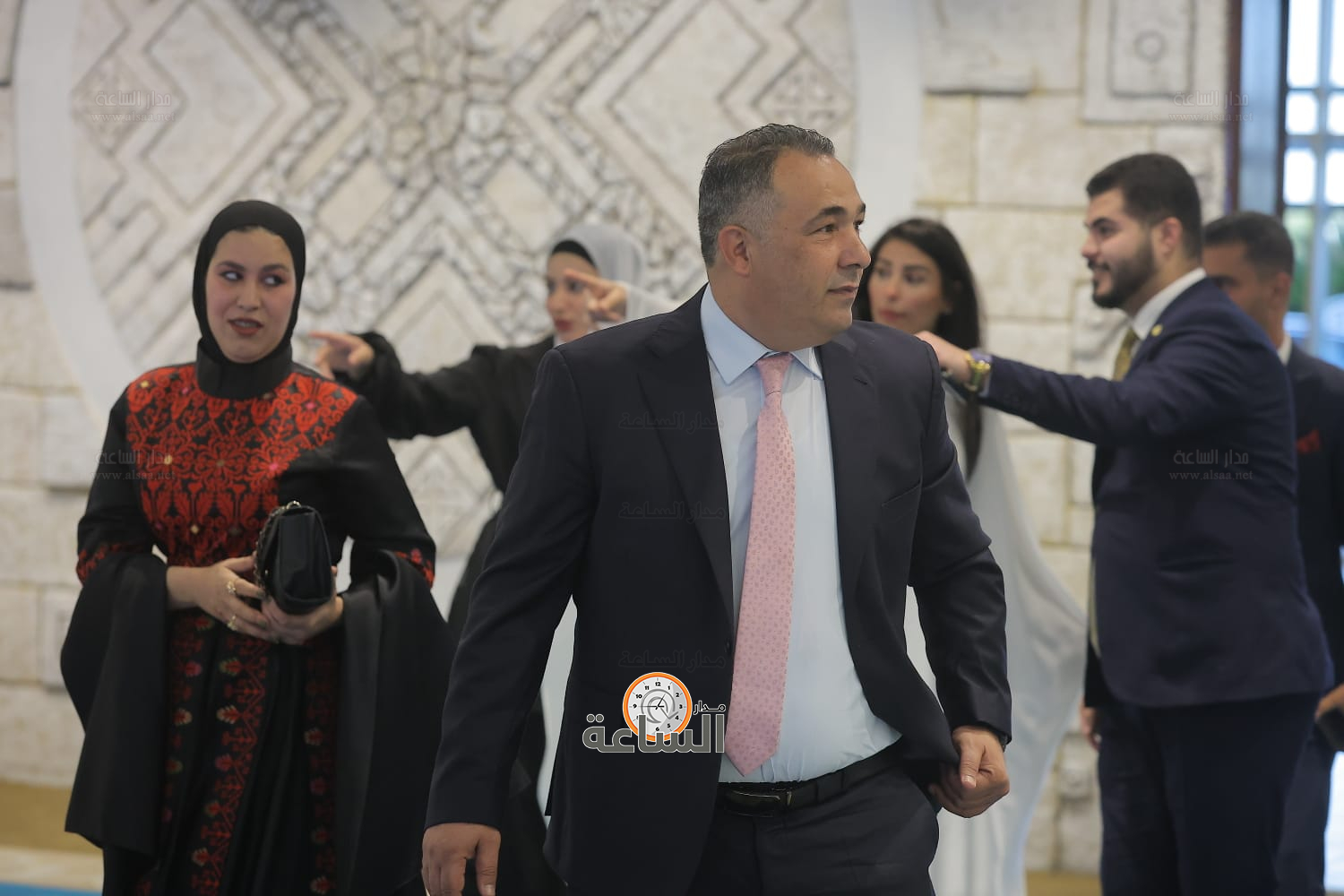 Madar Al-Saa Images 0.7922935383743989