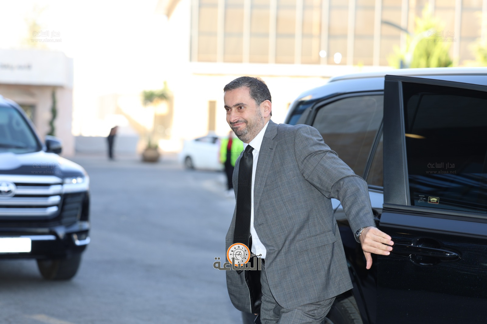 Madar Al-Saa Images 0.5961689097826416