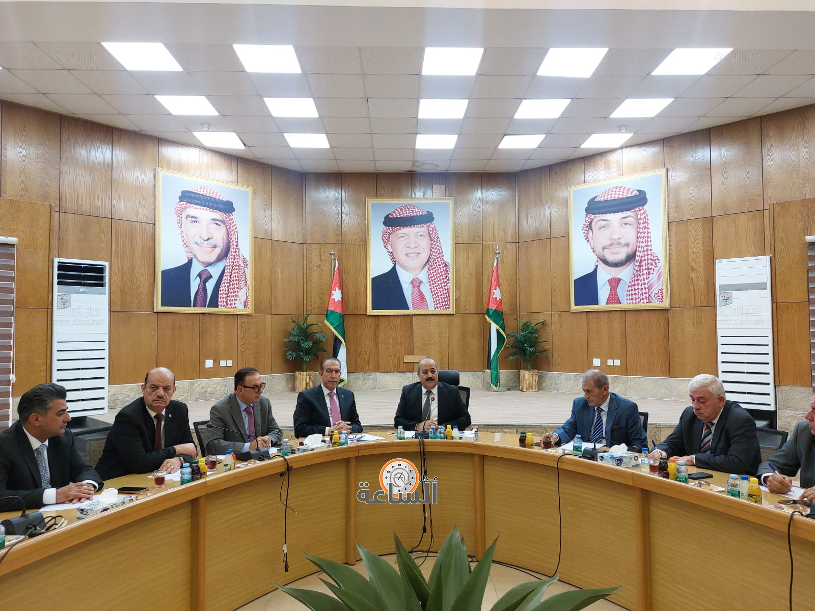 Madar Al-Saa Images 0.32614521636833227