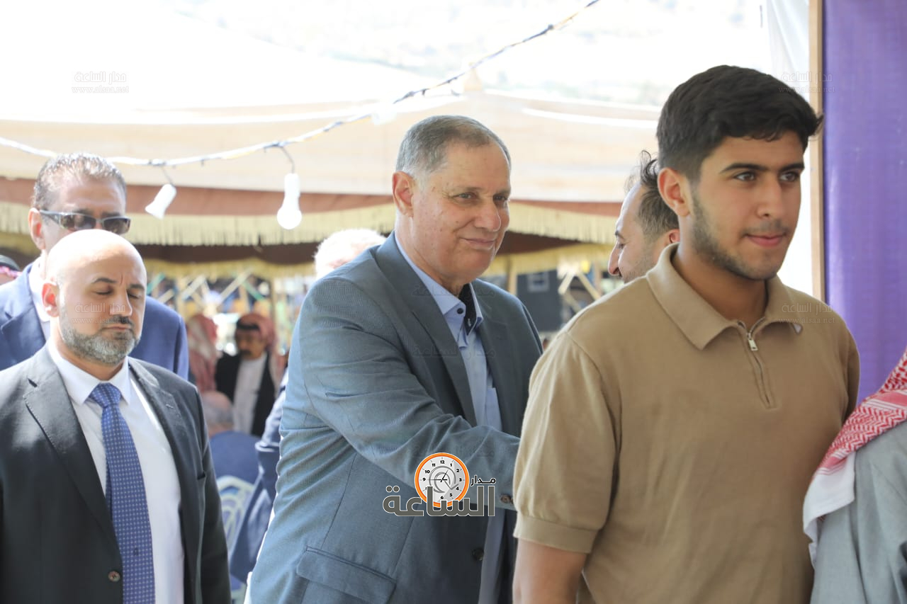 Madar Al-Saa Images 0.7177031627431373