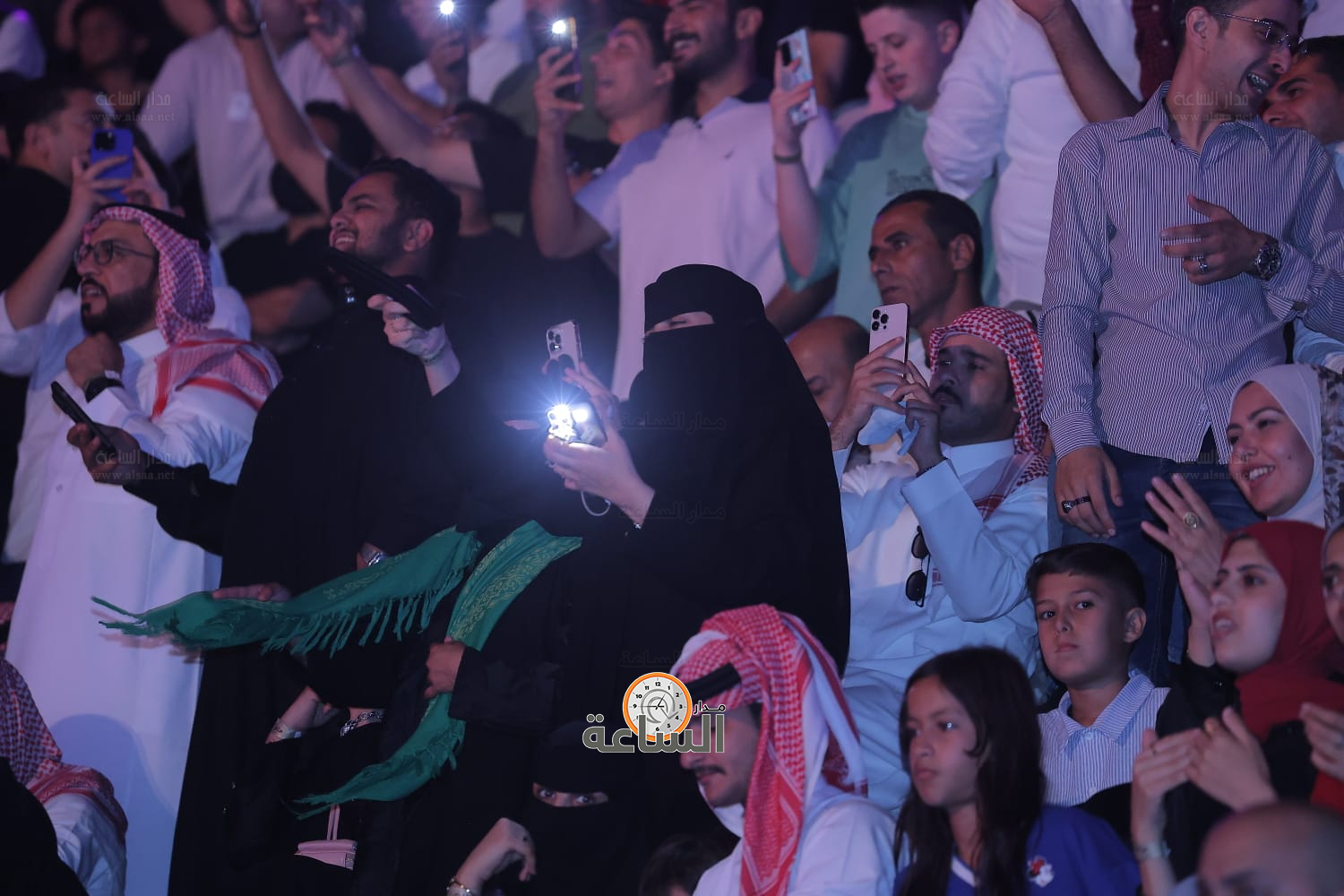 Madar Al-Saa Images 0.4987461409223831