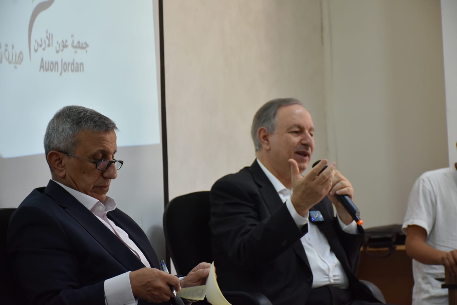 Madar Al-Saa Images 0.7764987343935654