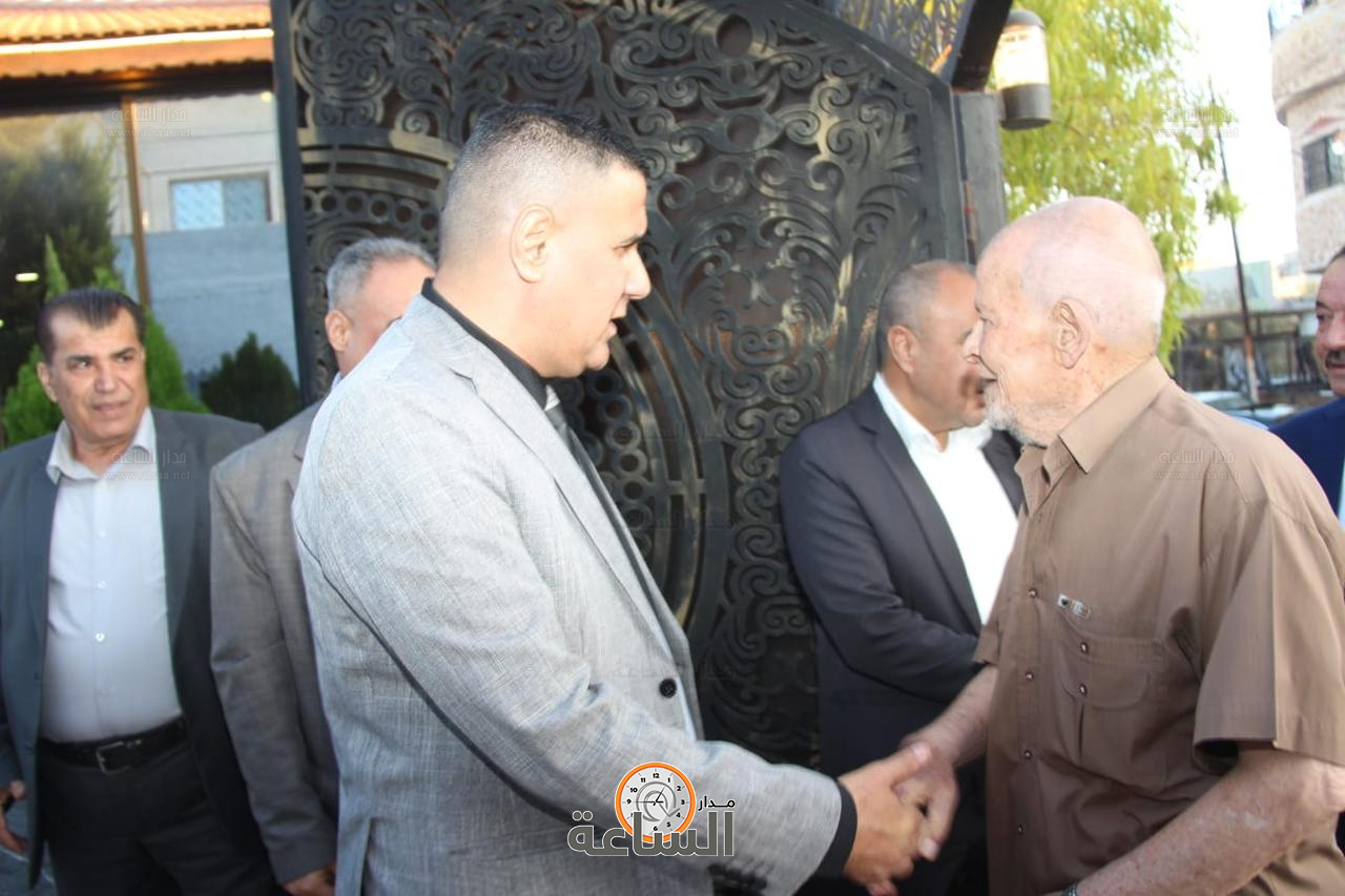 Madar Al-Saa Images 0.3258369520493206