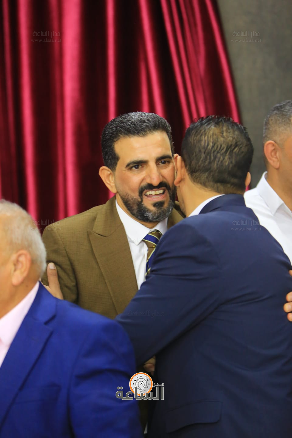 Madar Al-Saa Images 0.6489792729121191