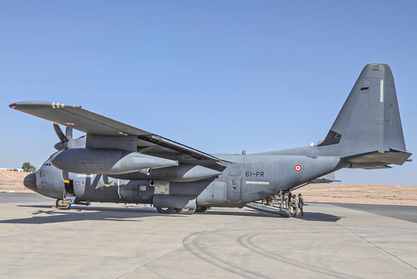 Madar Al-Saa Images 0.5441497549326789