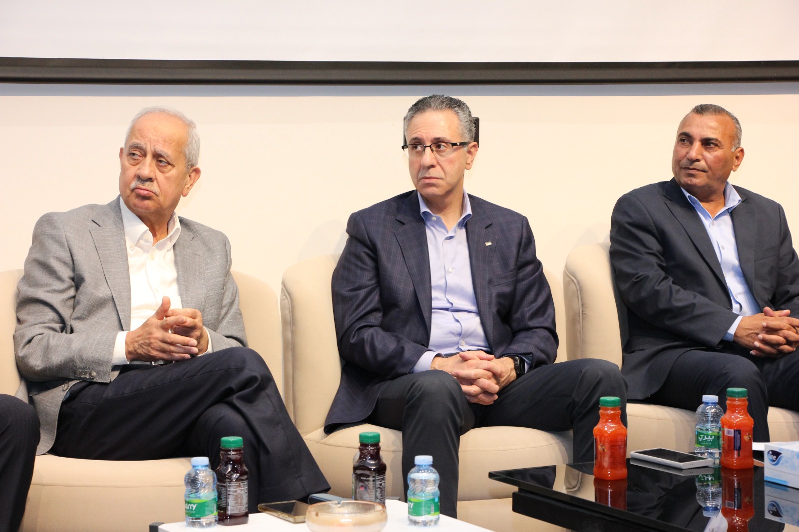 Madar Al-Saa Images 0.7505444456160609