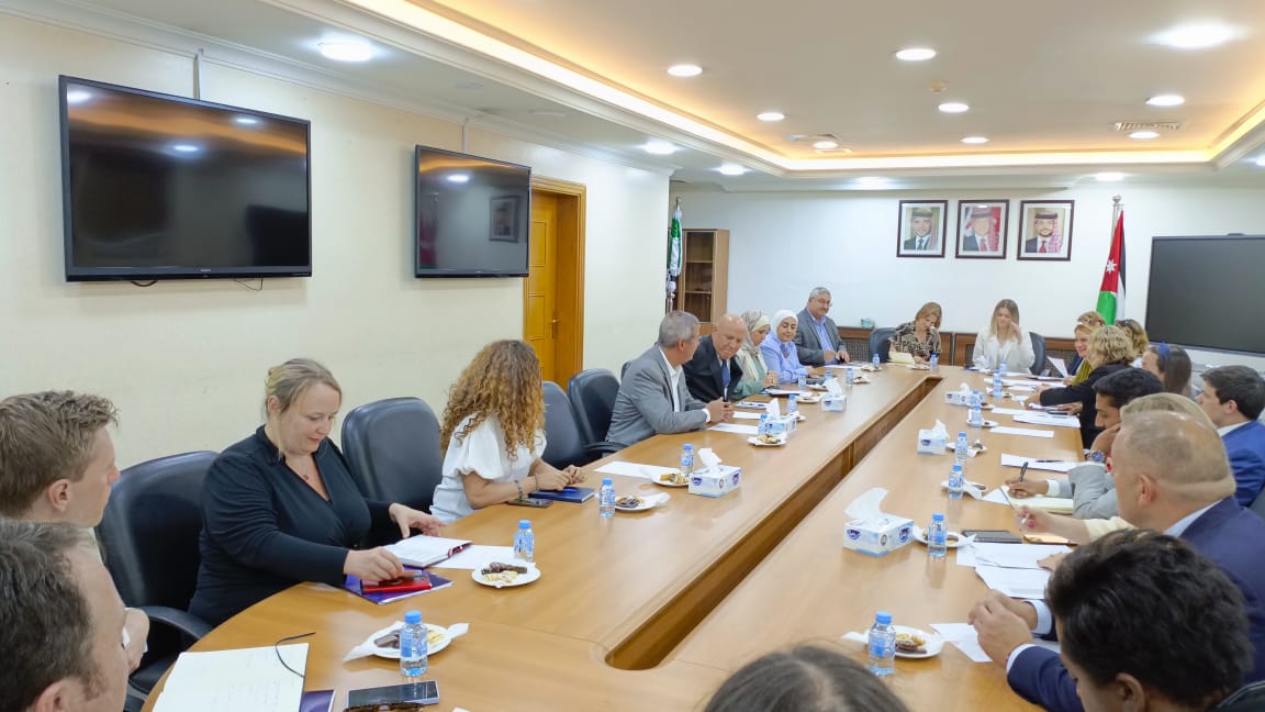 Madar Al-Saa Images 0.9078574169700864