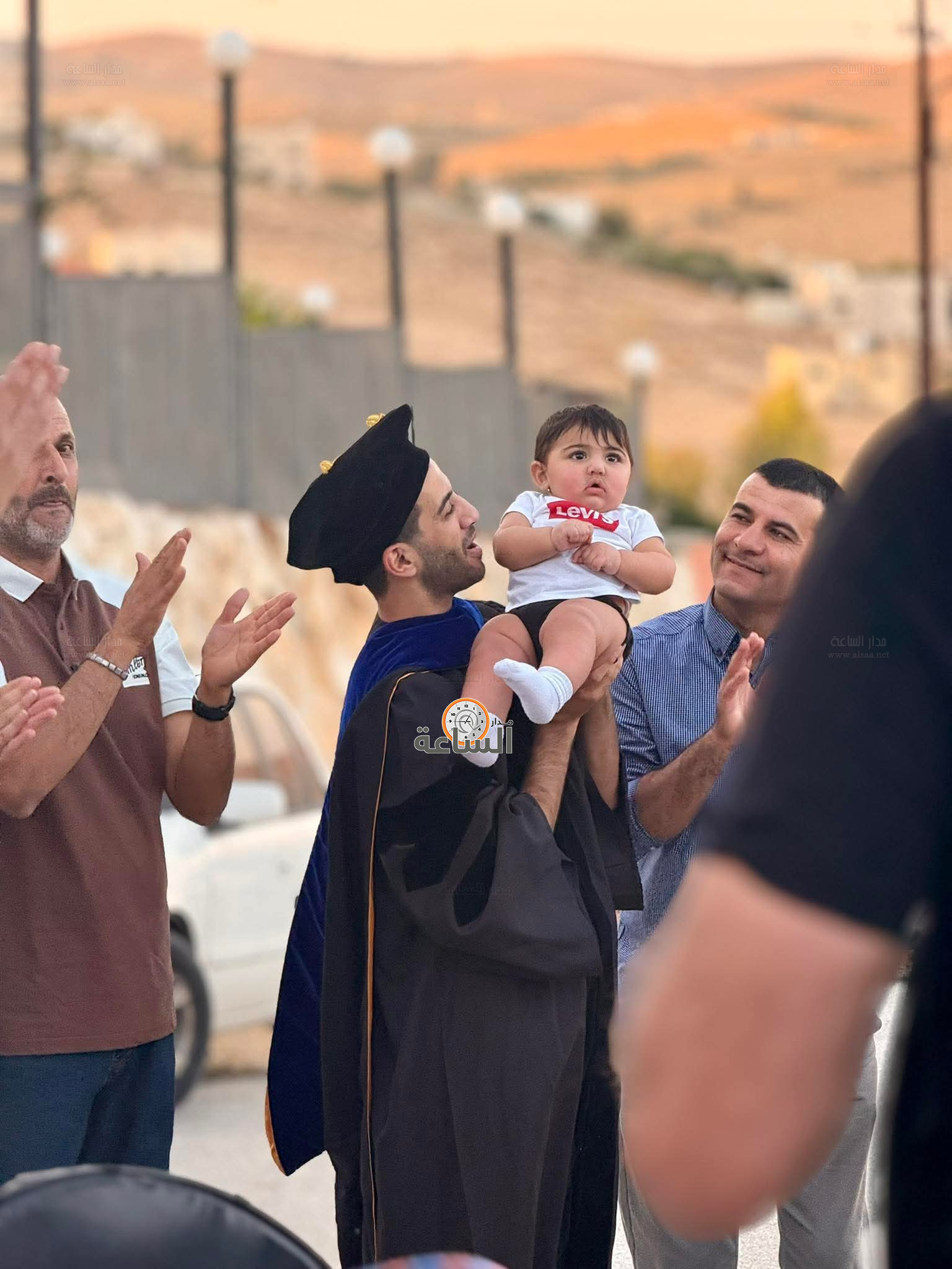 Madar Al-Saa Images 0.16145552562563747