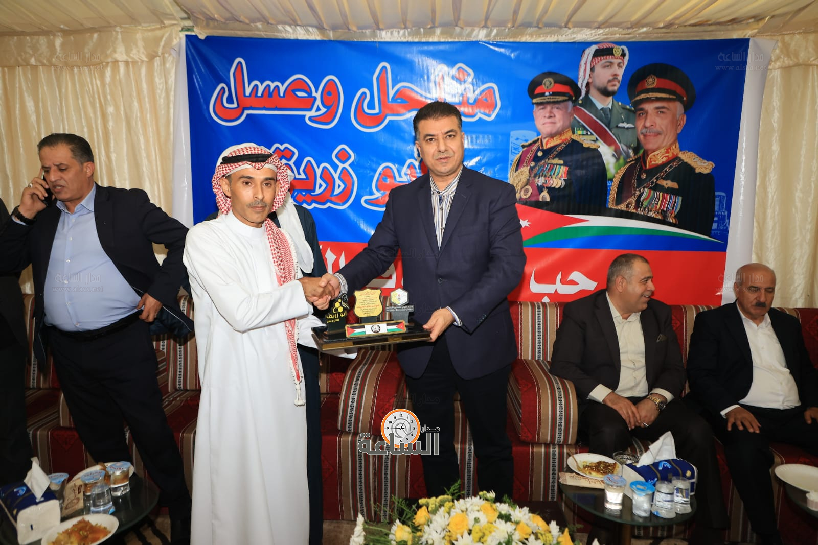 Madar Al-Saa Images 0.22917370406487803