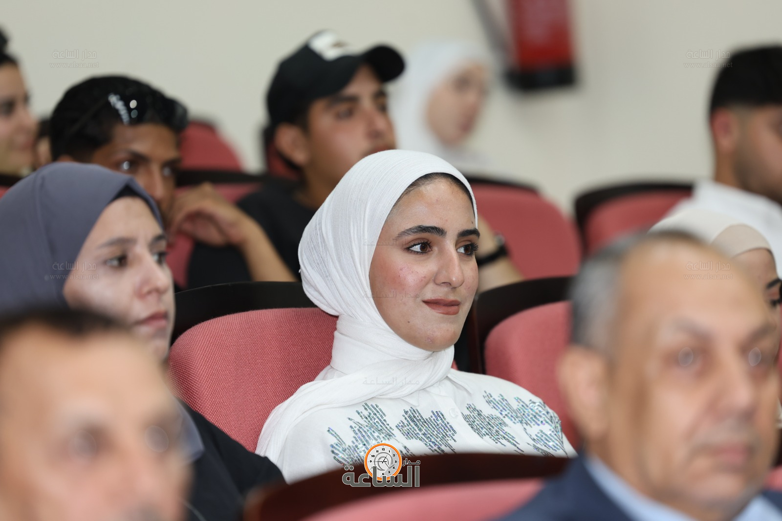 Madar Al-Saa Images 0.24356339340790967