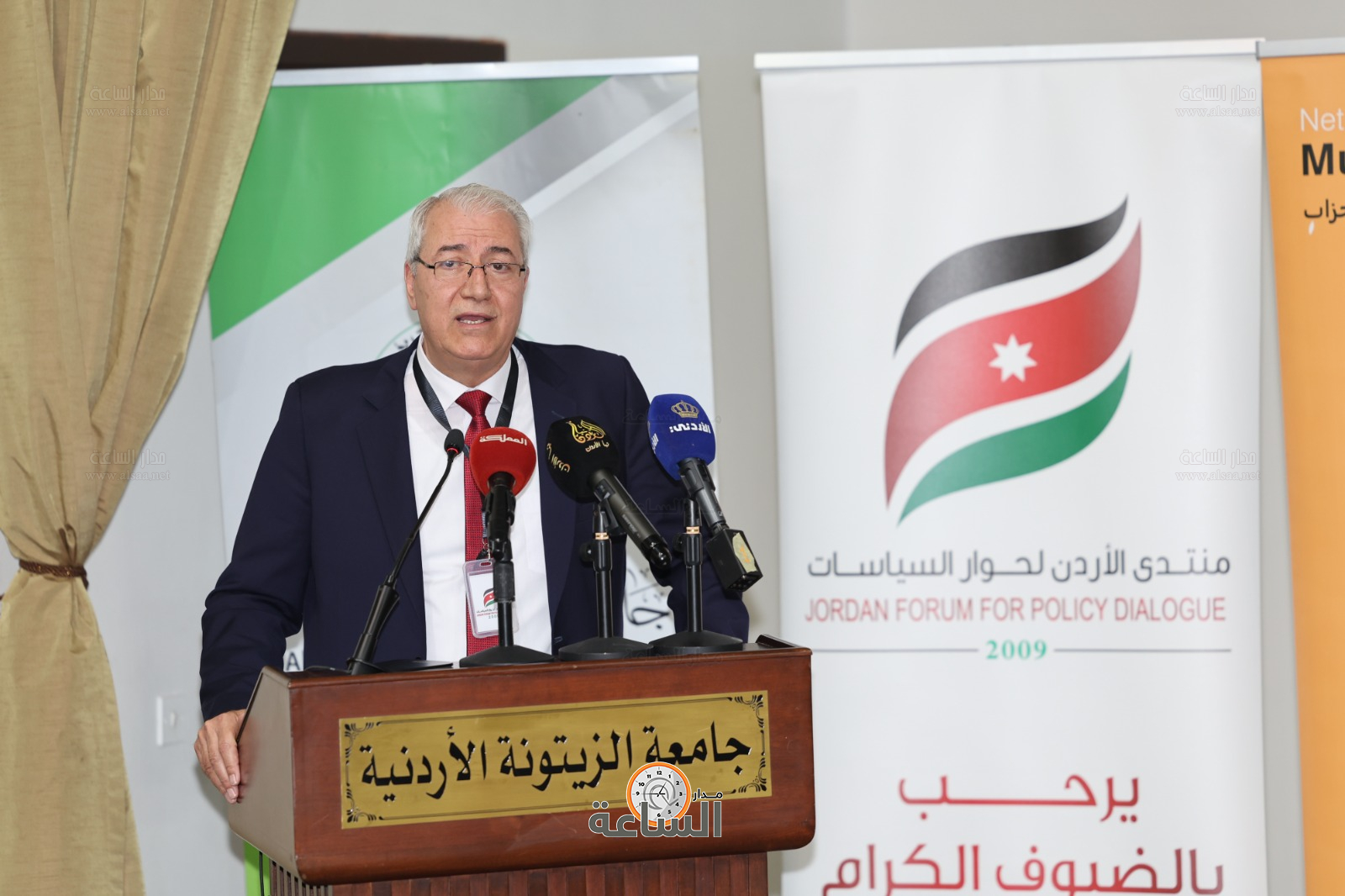 Madar Al-Saa Images 0.557145654304176