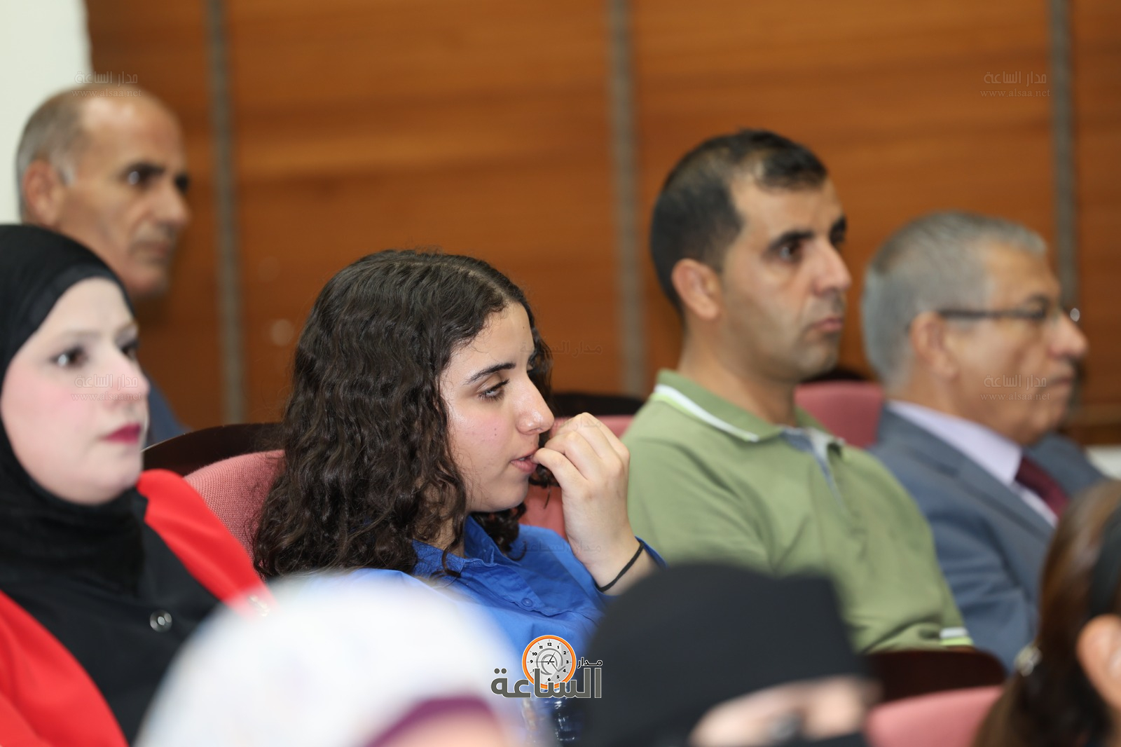 Madar Al-Saa Images 0.7092834132020202