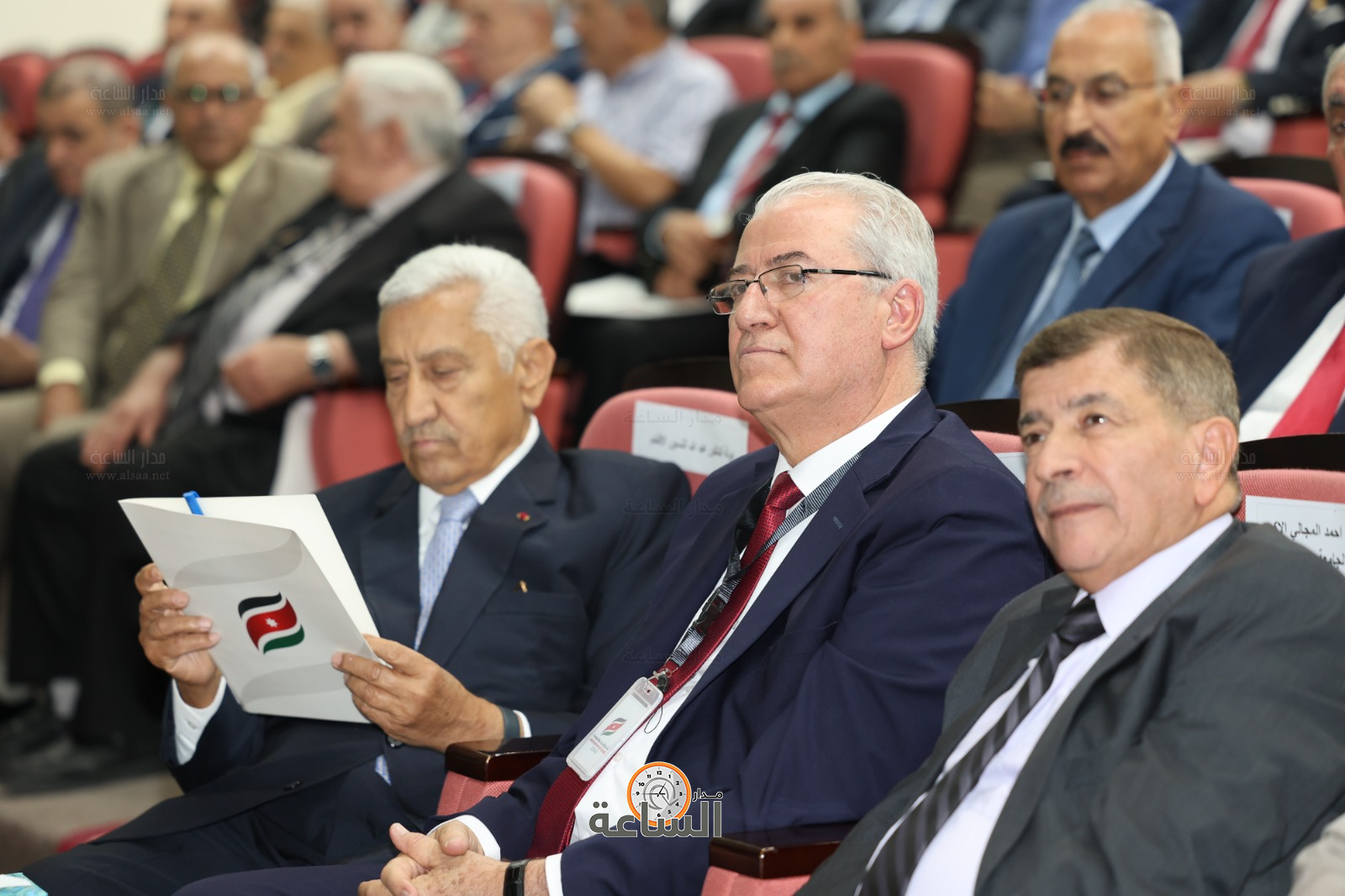 Madar Al-Saa Images 0.8589232334647123