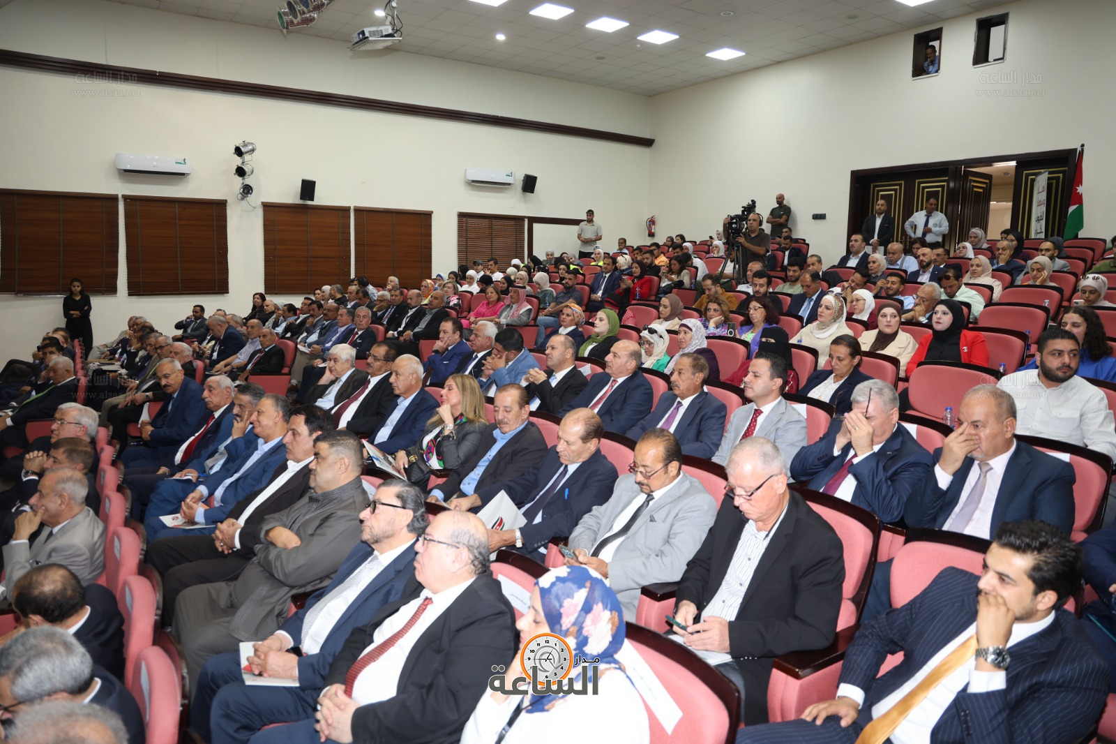 Madar Al-Saa Images 0.7174921313960653