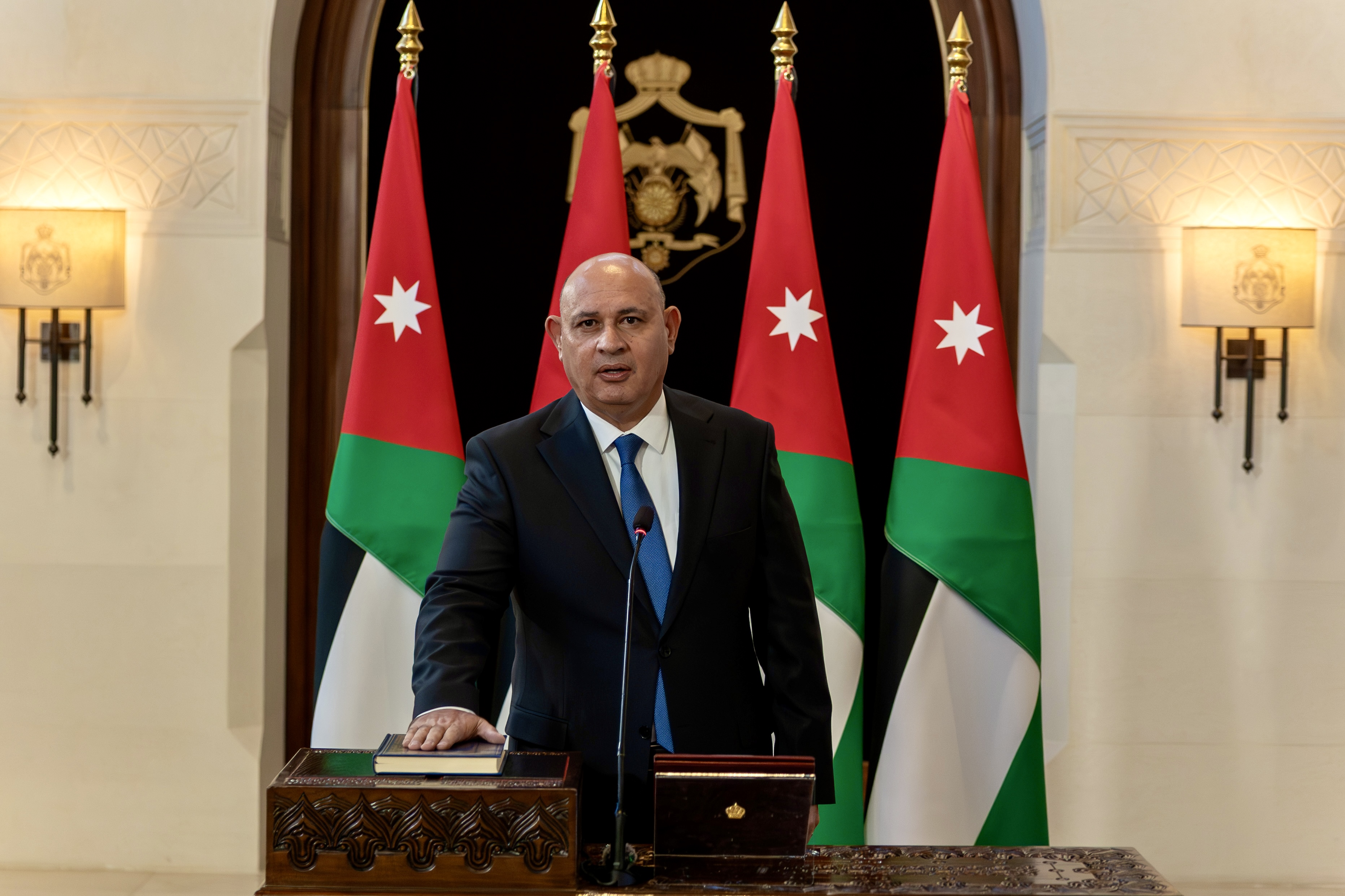 Madar Al-Saa Images 0.3983776844440492