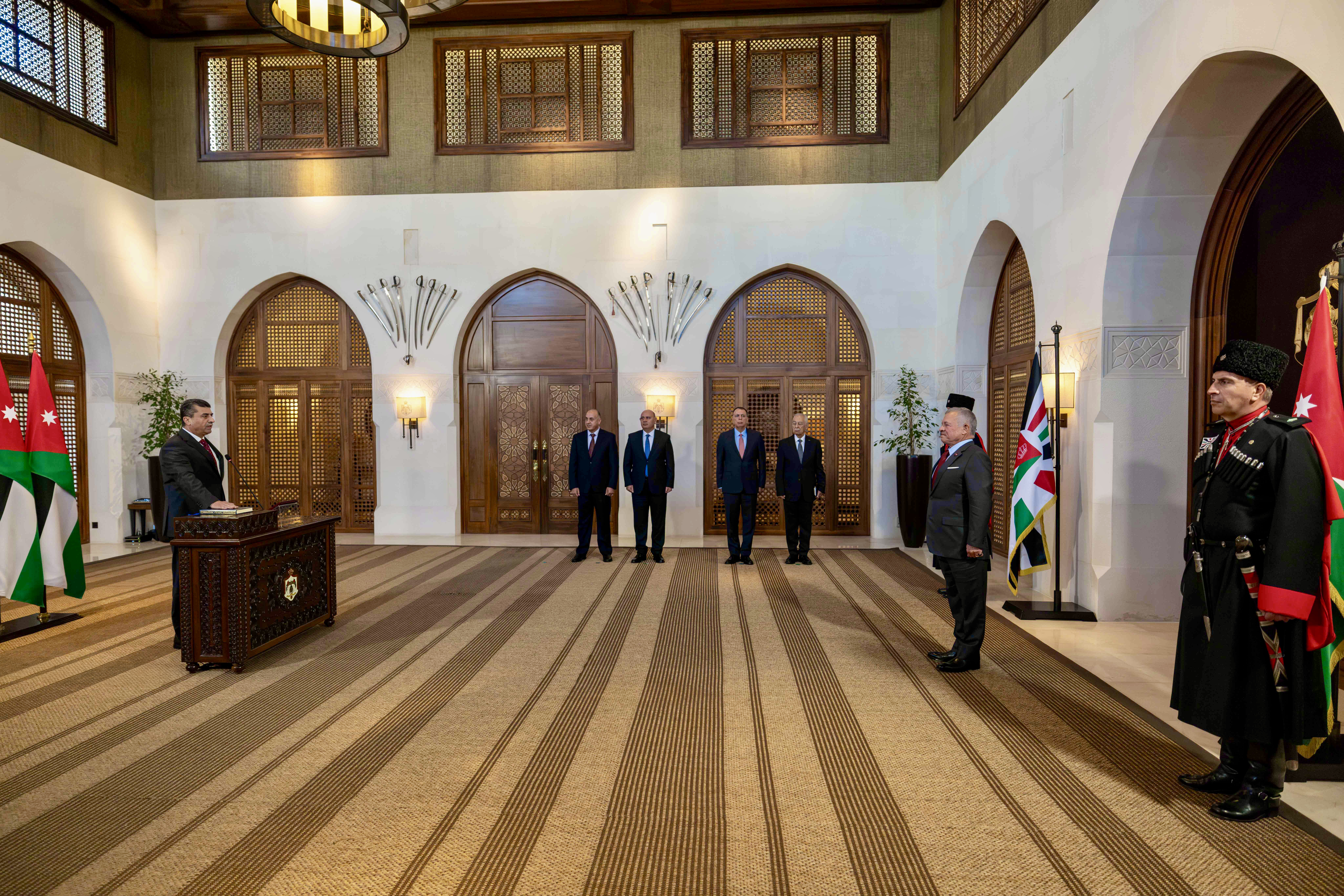 Madar Al-Saa Images 0.4352286167783058