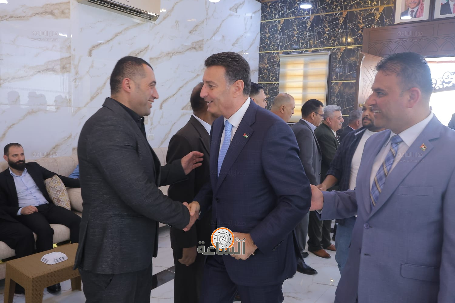 Madar Al-Saa Images 0.18457937941451763