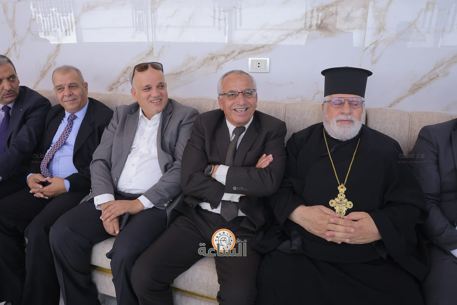 Madar Al-Saa Images 0.903991790283411