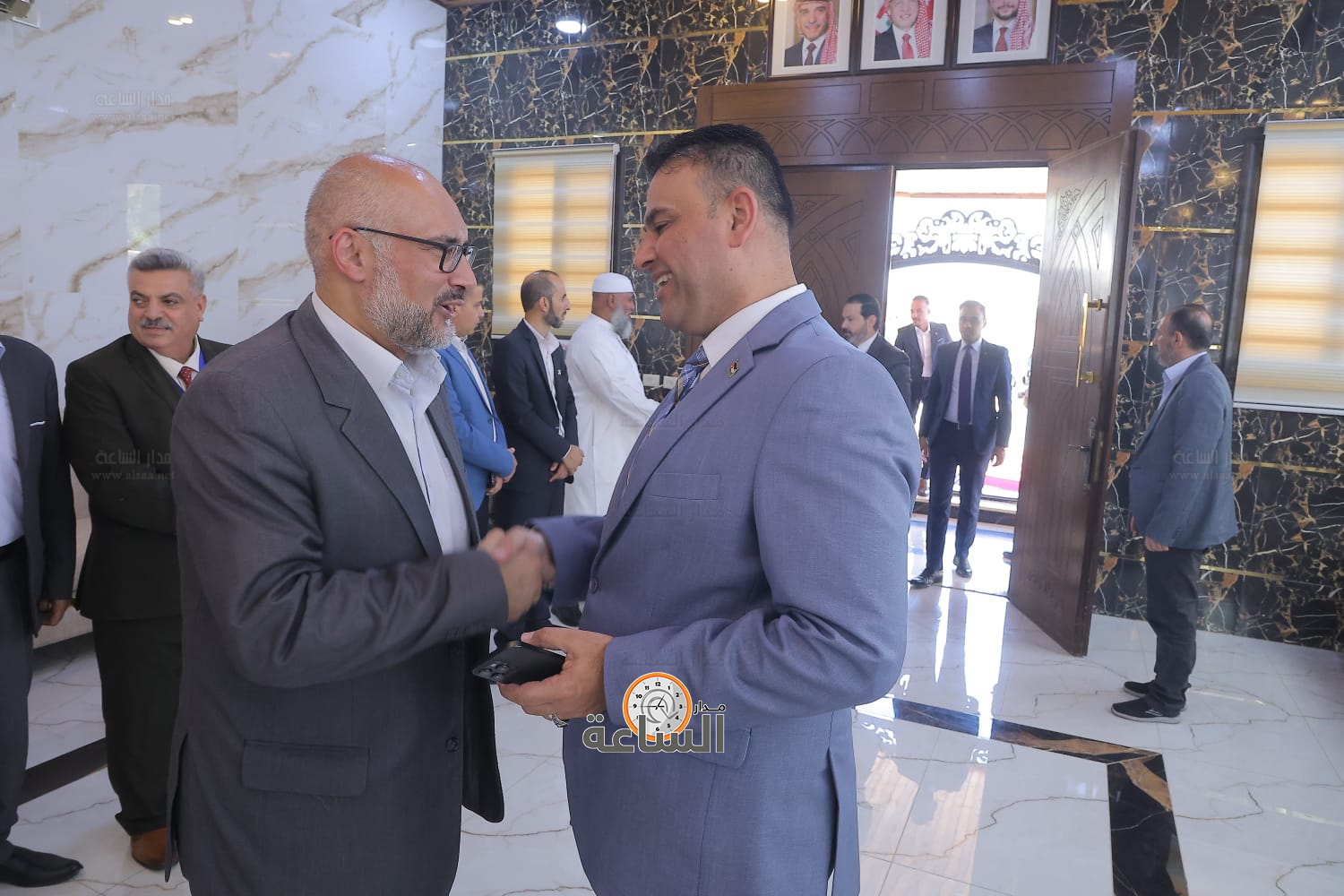 Madar Al-Saa Images 0.1553040137544348