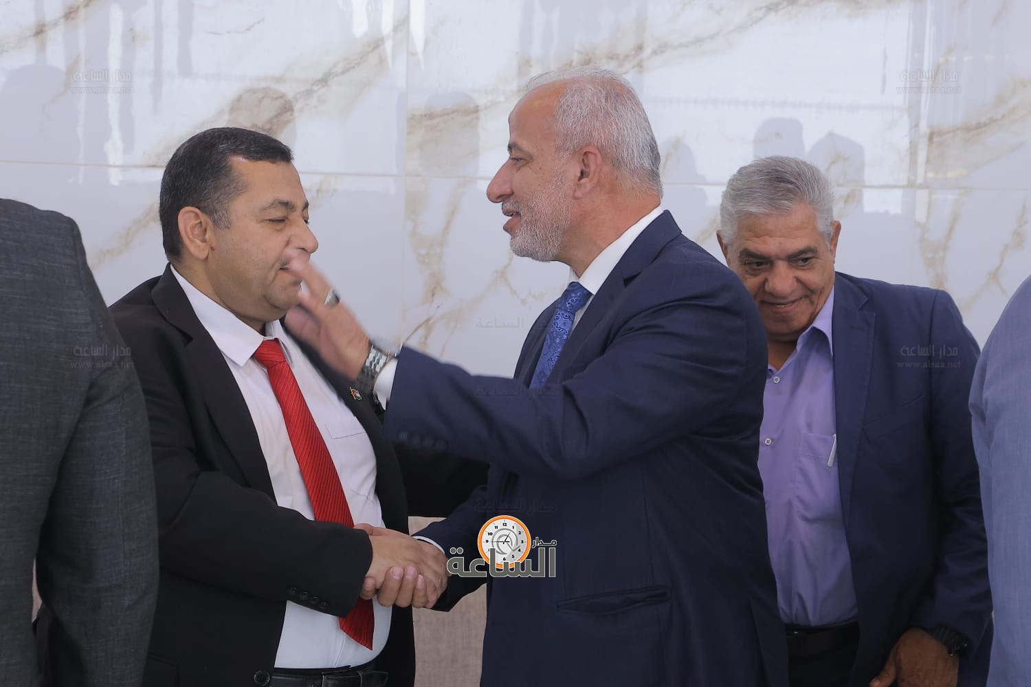 Madar Al-Saa Images 0.8641572677629819