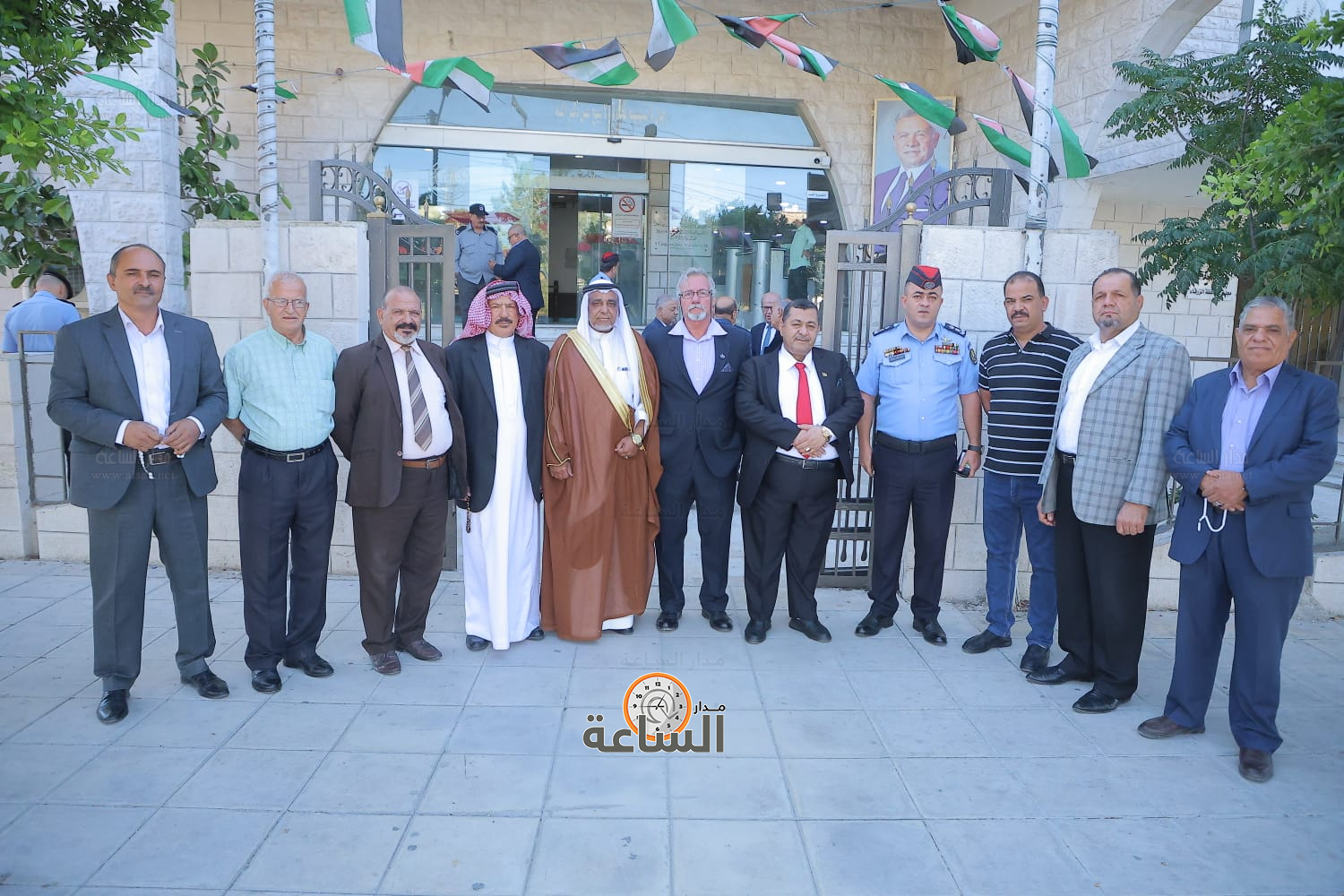 Madar Al-Saa Images 0.9135219089396227