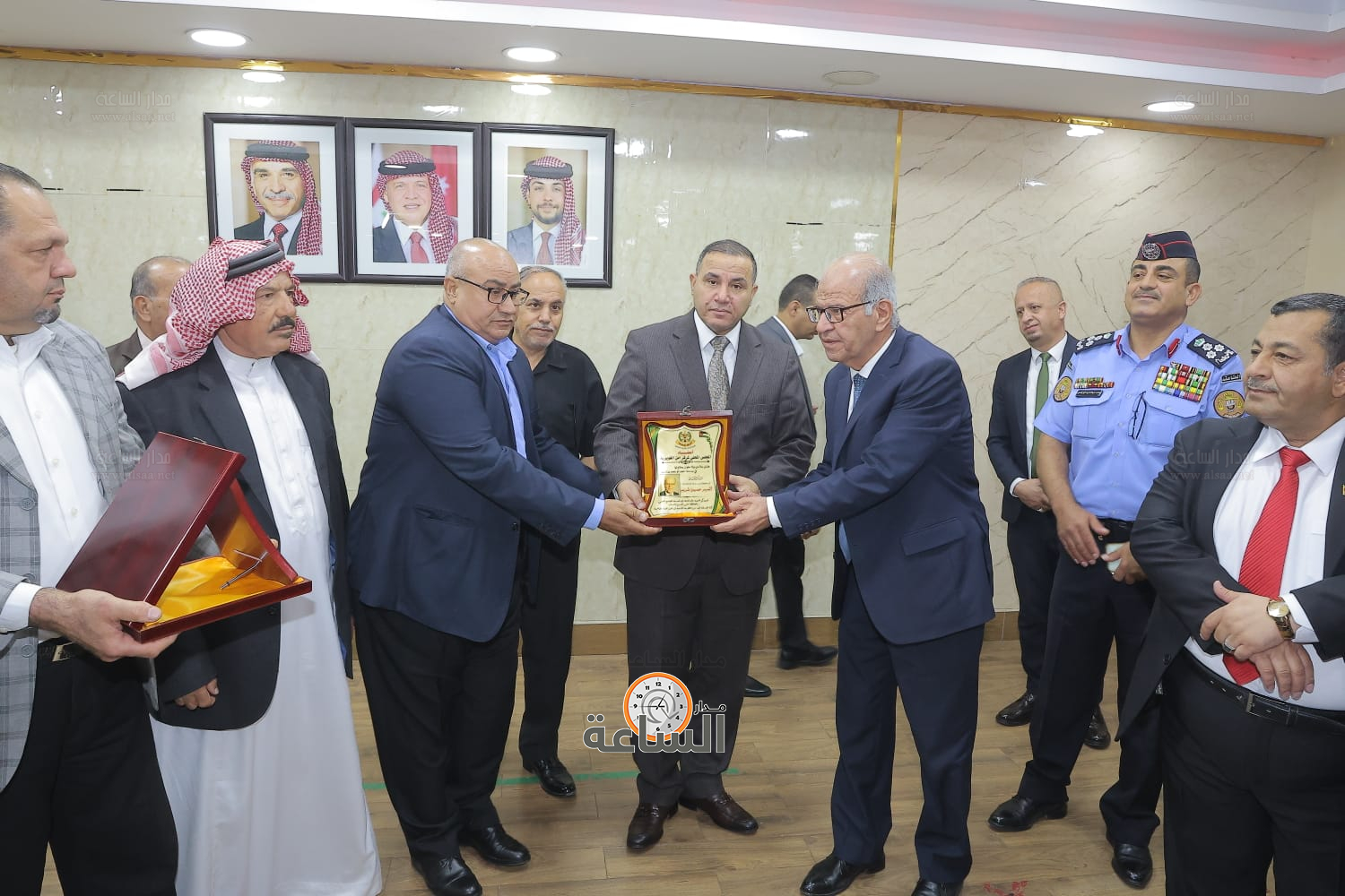 Madar Al-Saa Images 0.5243001186604127