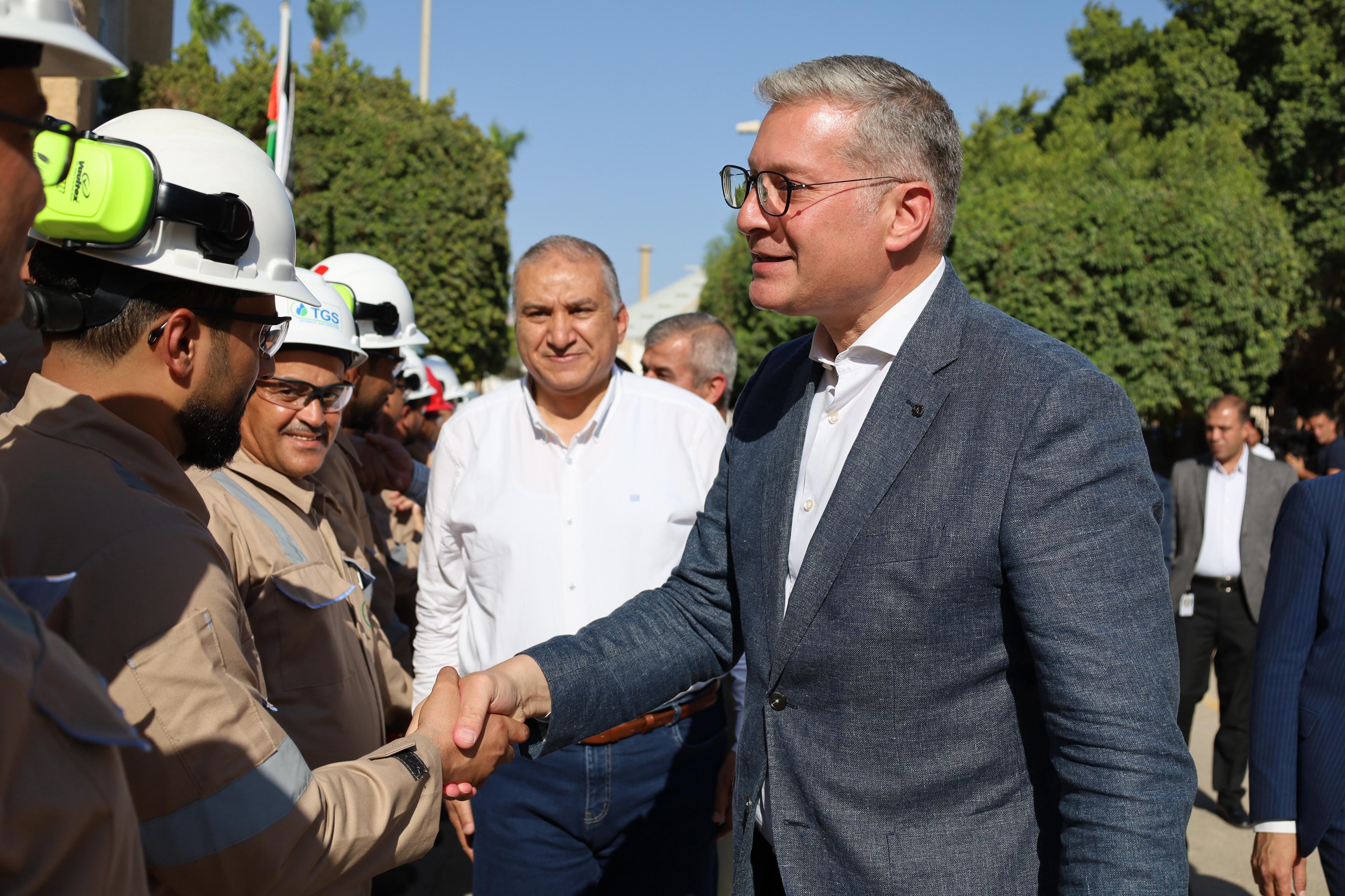 Madar Al-Saa Images 0.4029815820607807