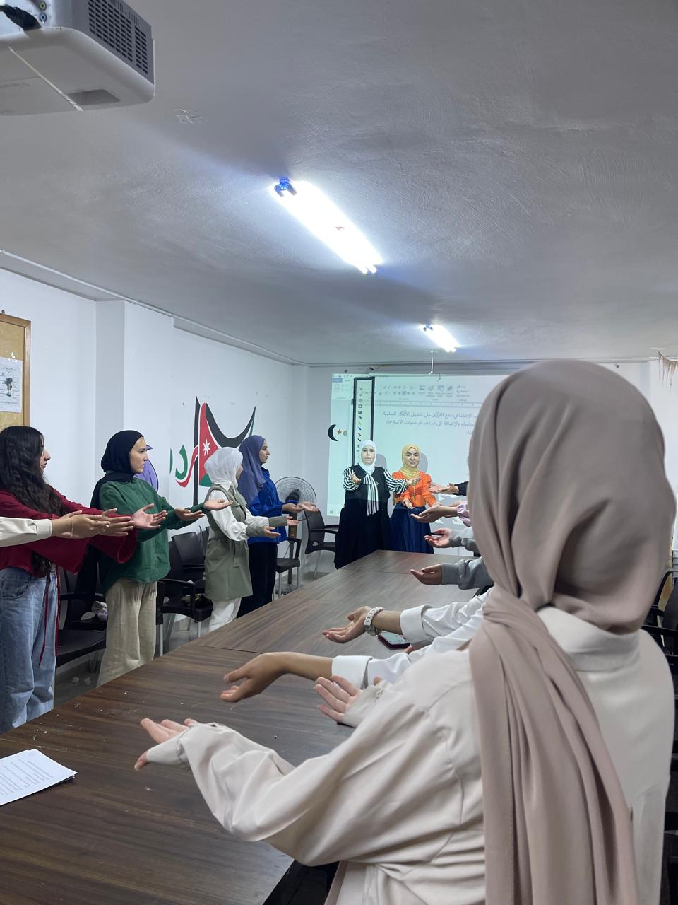 Madar Al-Saa Images 0.1290840067313388