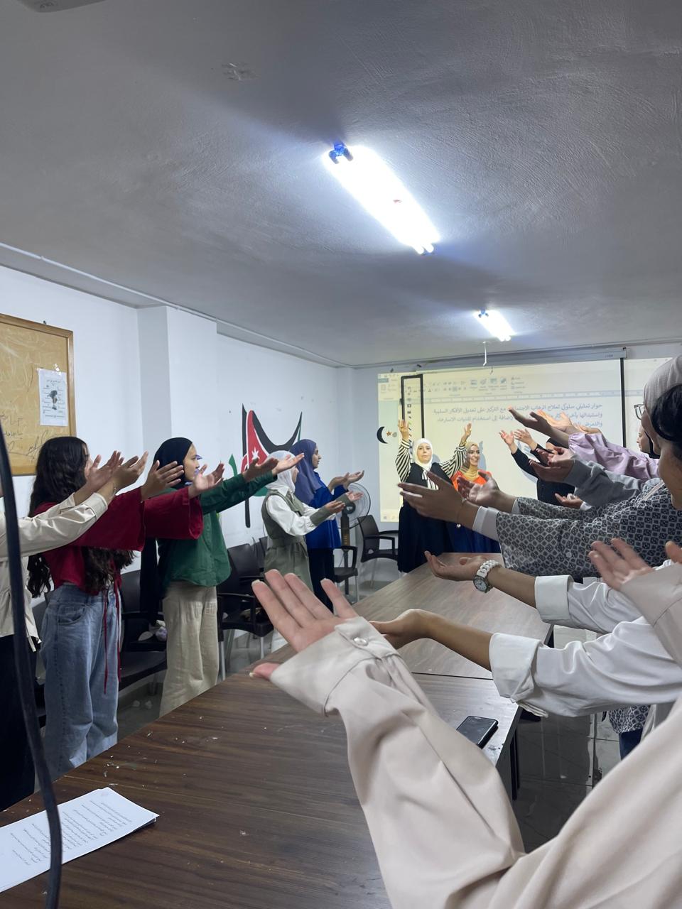 Madar Al-Saa Images 0.536350143694026