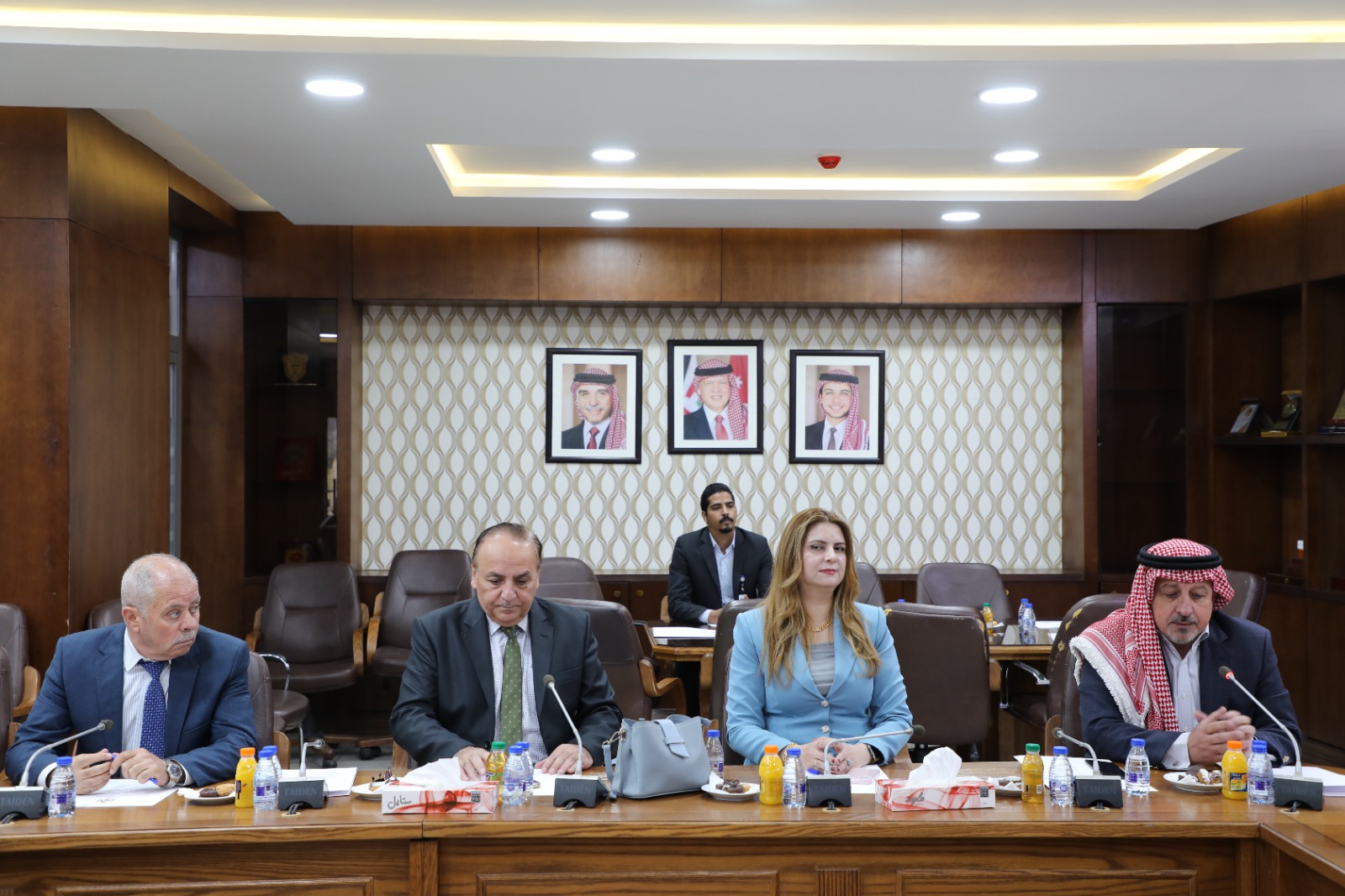 Madar Al-Saa Images 0.33485417399027195