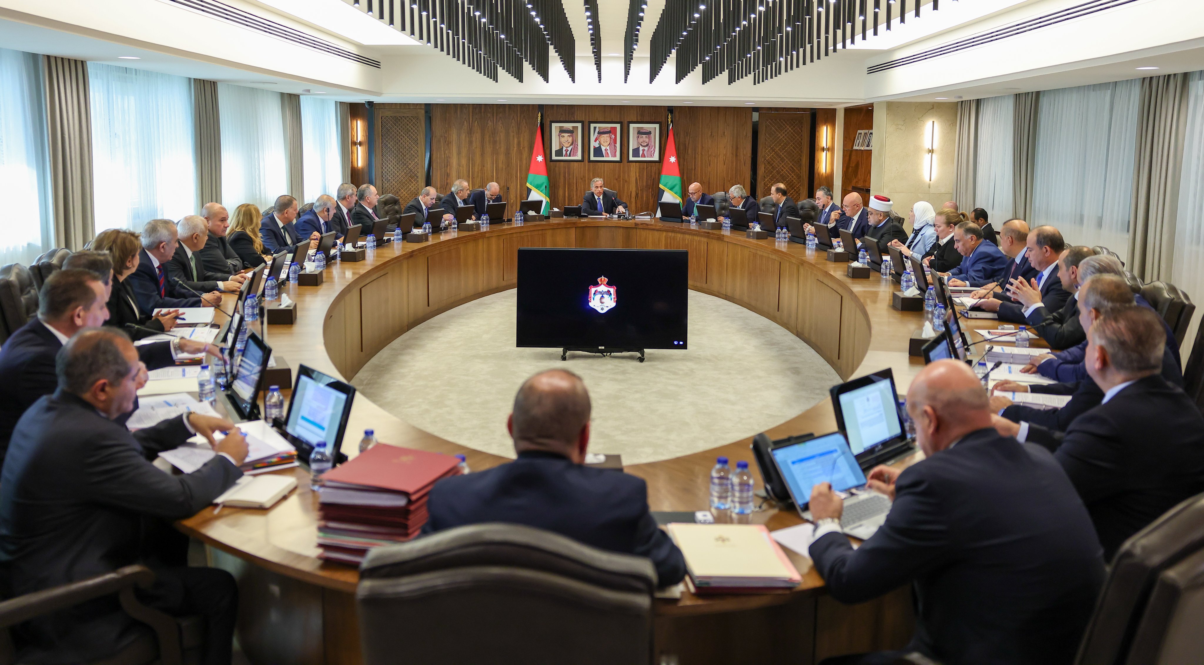 Madar Al-Saa Images 0.8664583380888466