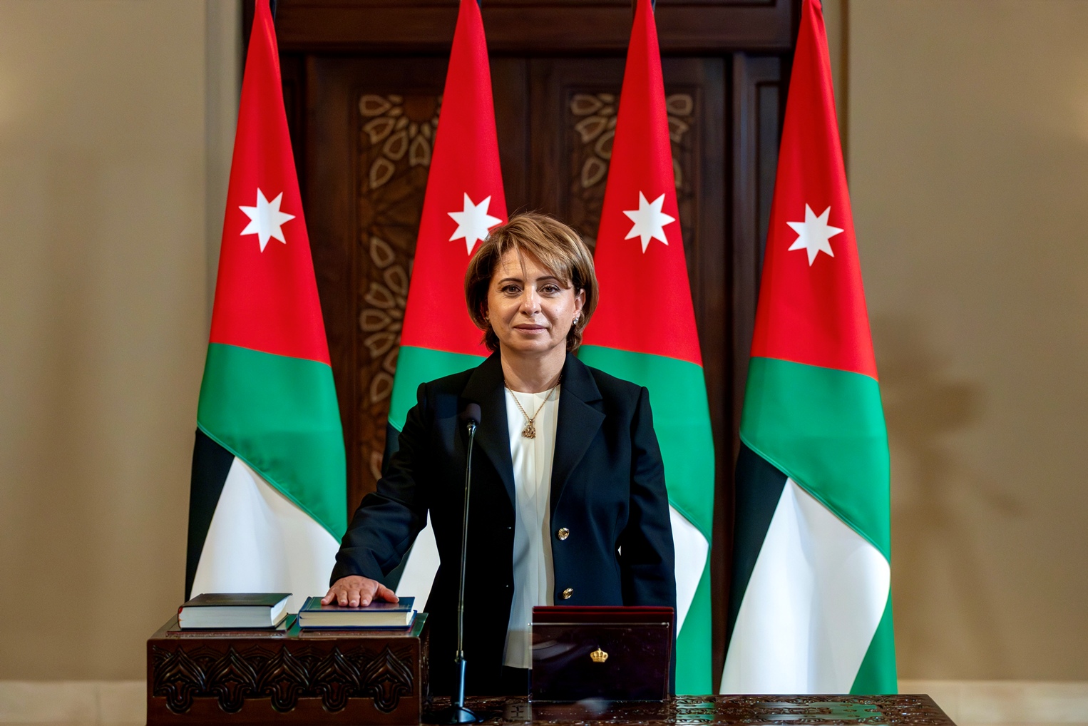 Madar Al-Saa Images 0.8999299389854457