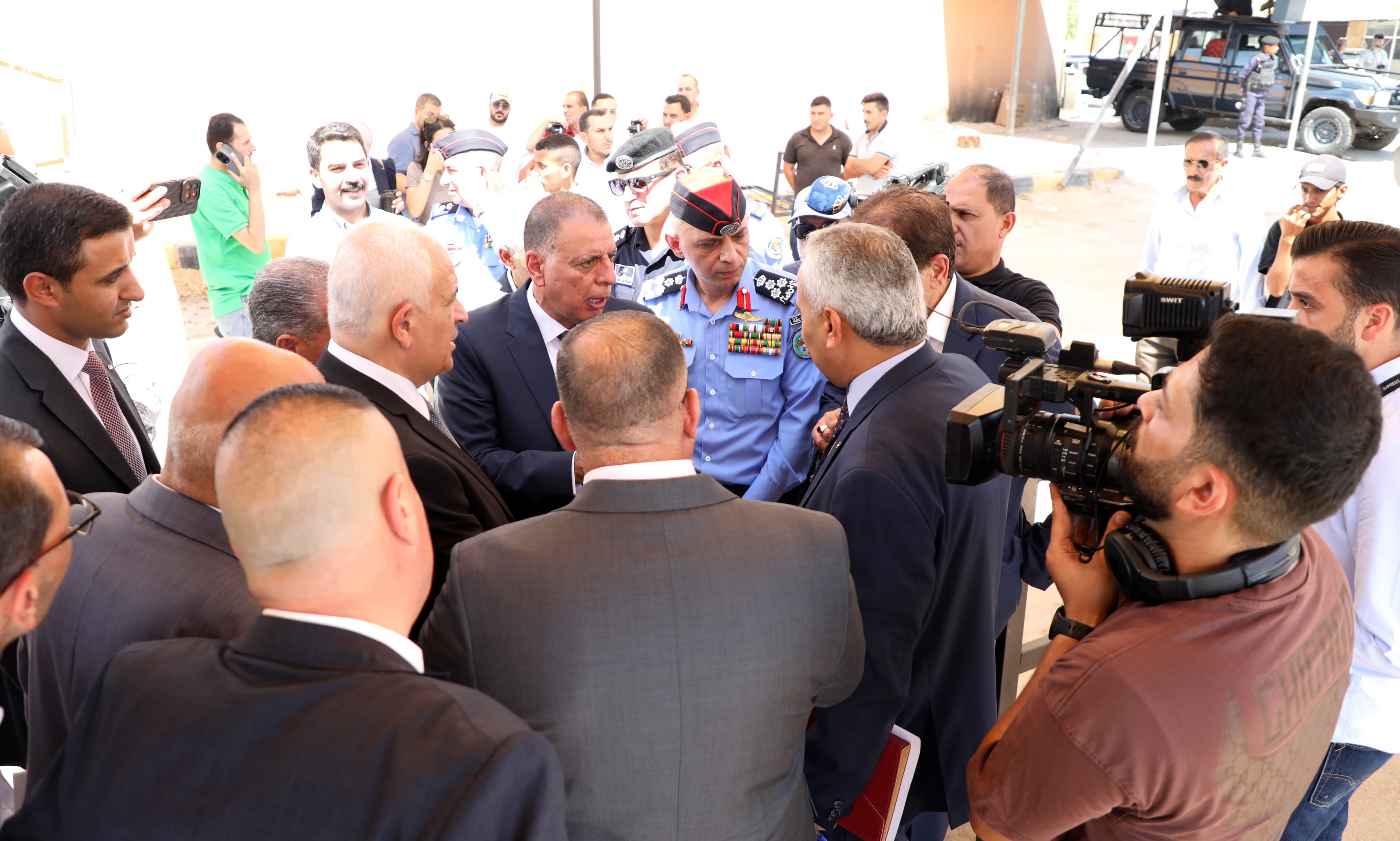 Madar Al-Saa Images 0.11352355604471387