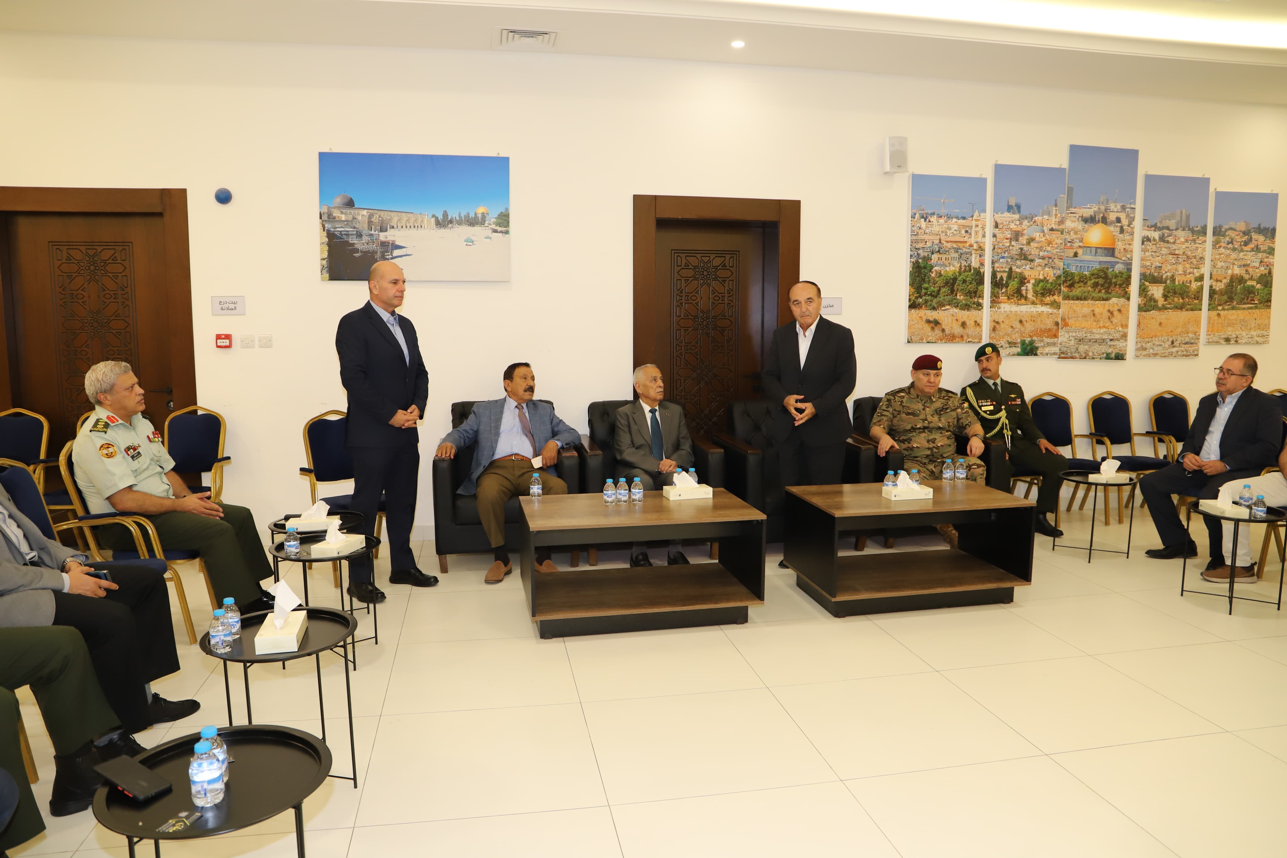 Madar Al-Saa Images 0.6606782414330733