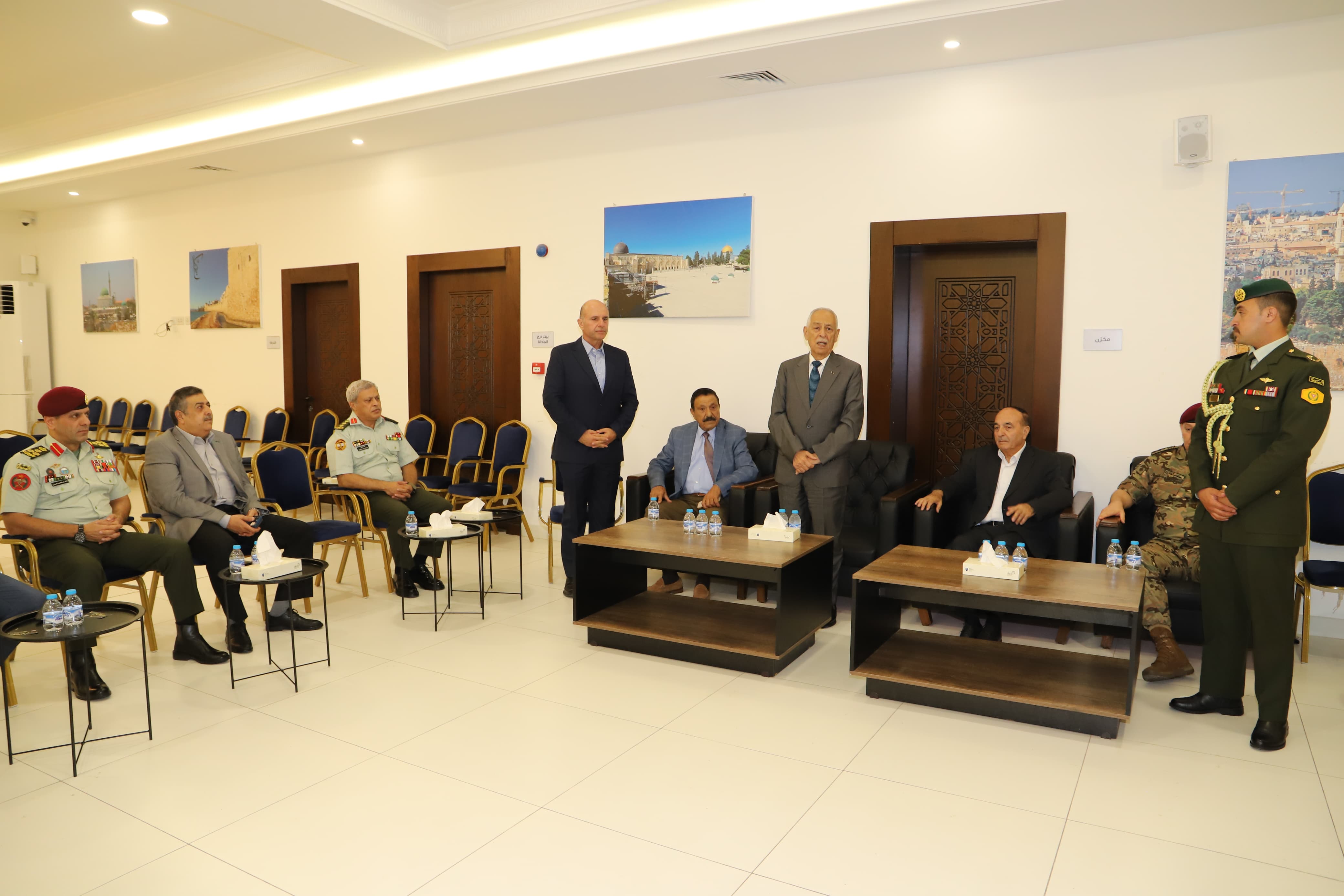 Madar Al-Saa Images 0.16764660647024265