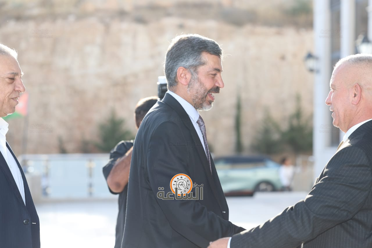 Madar Al-Saa Images 0.02096344112161752