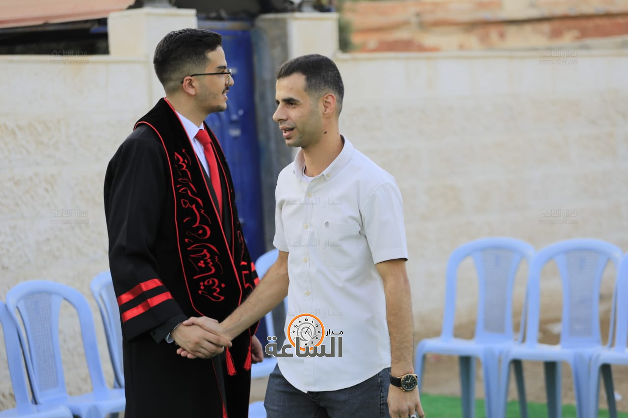 Madar Al-Saa Images 0.9448534415032656