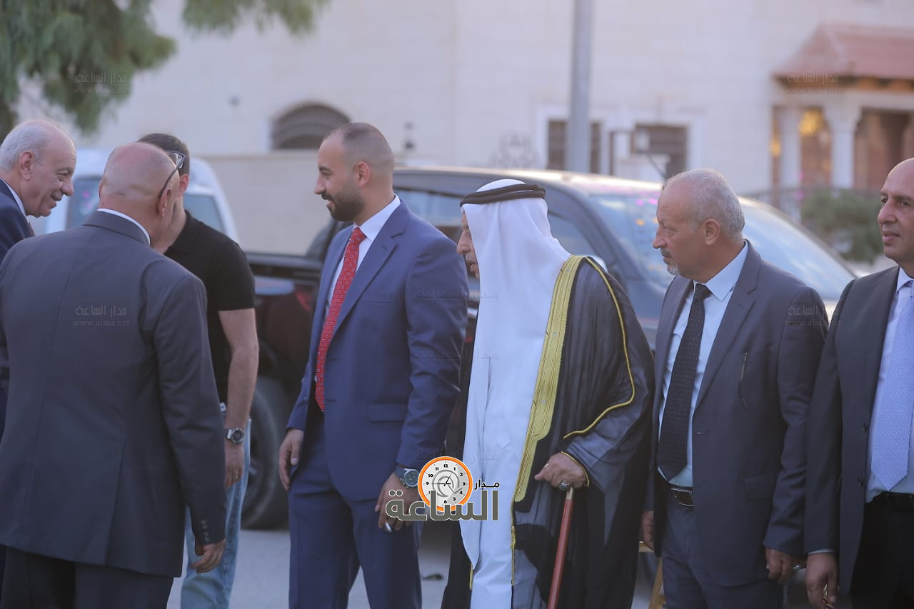 Madar Al-Saa Images 0.04298530429976166