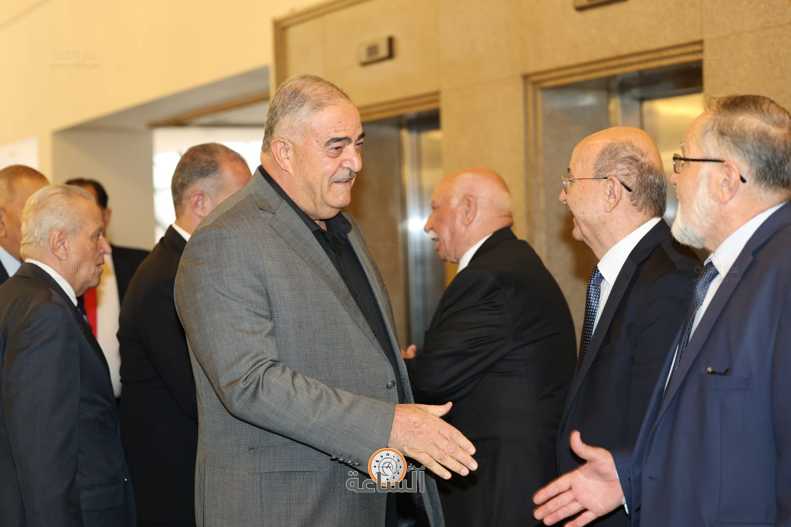 Madar Al-Saa Images 0.2544745863257777