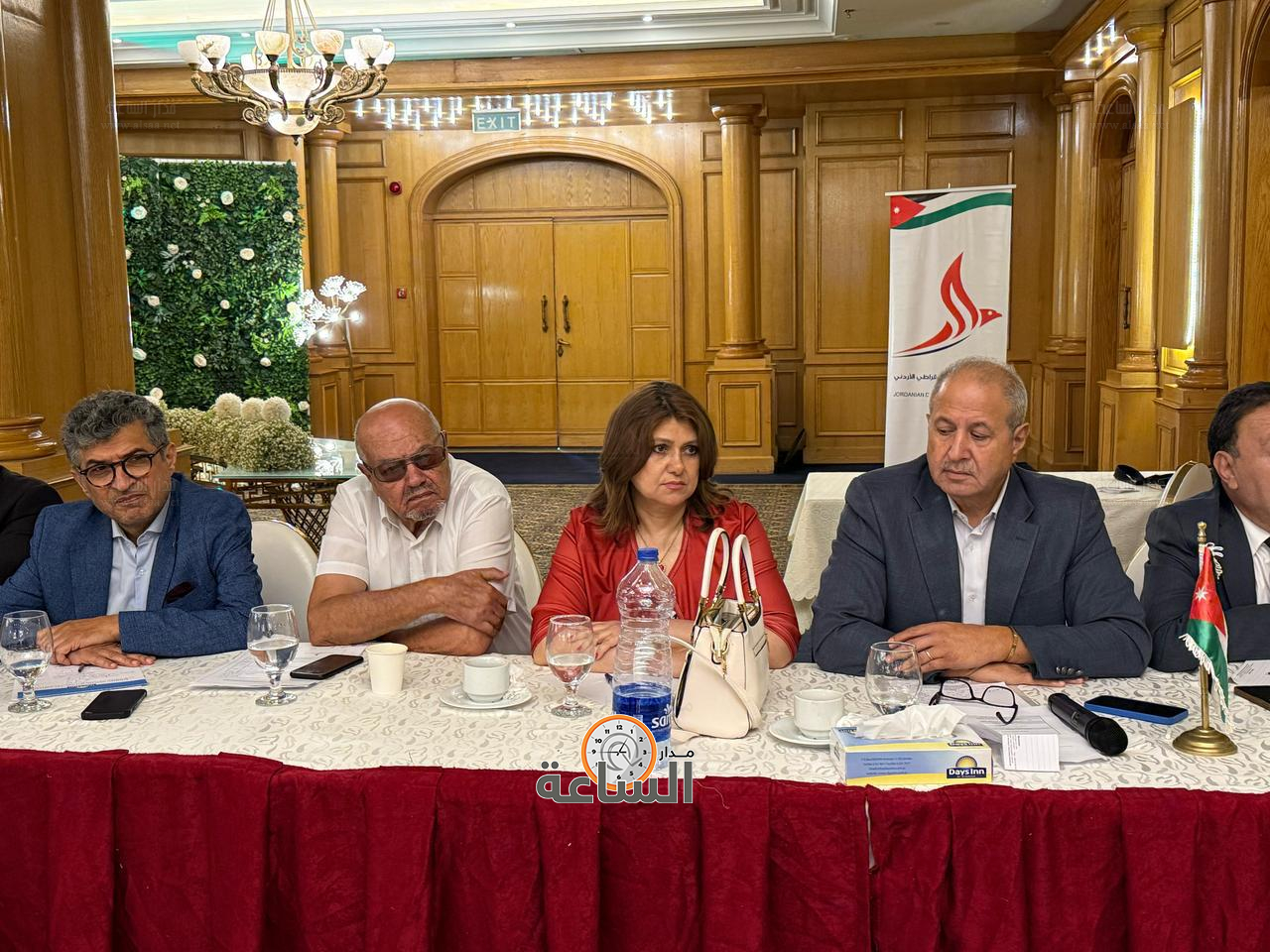 Madar Al-Saa Images 0.6866690461646993