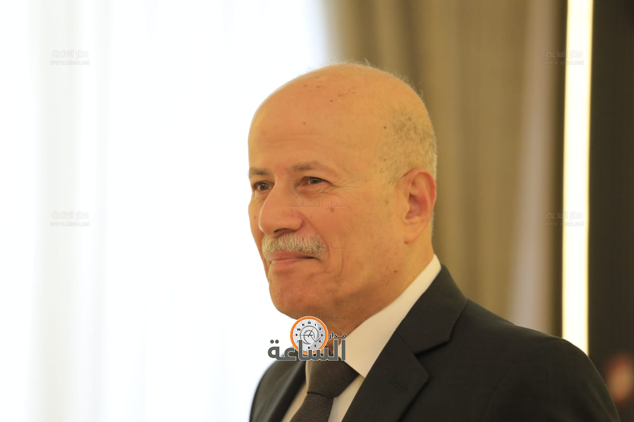 Madar Al-Saa Images 0.3358152554467545