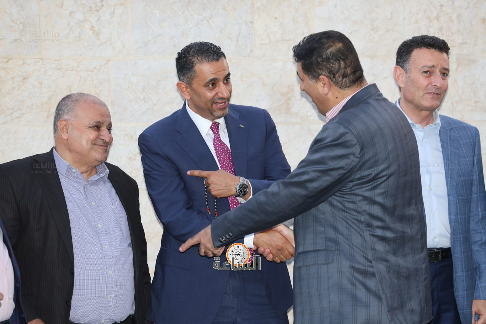 Madar Al-Saa Images 0.1947951636122115