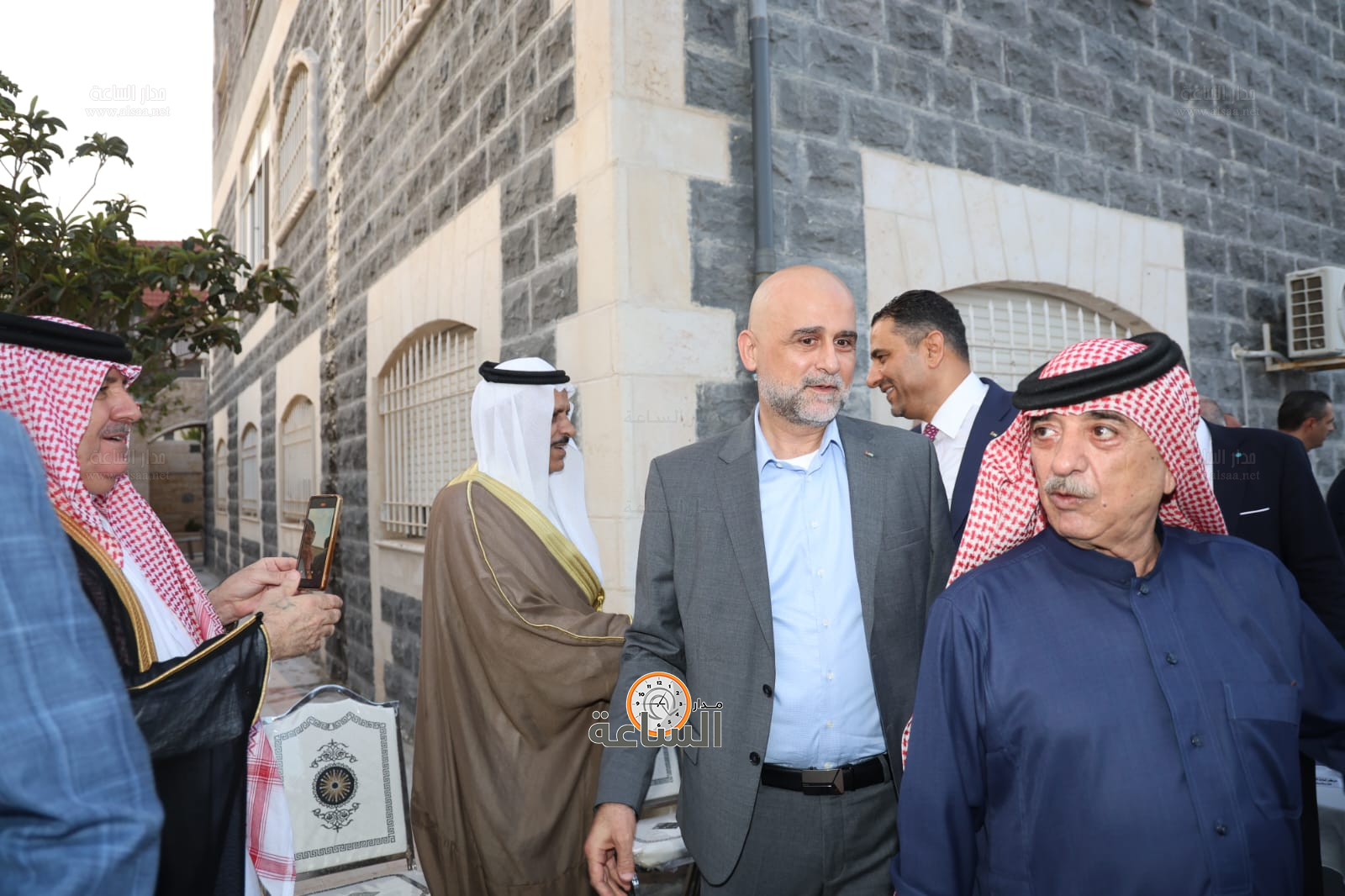 Madar Al-Saa Images 0.3714792137798901