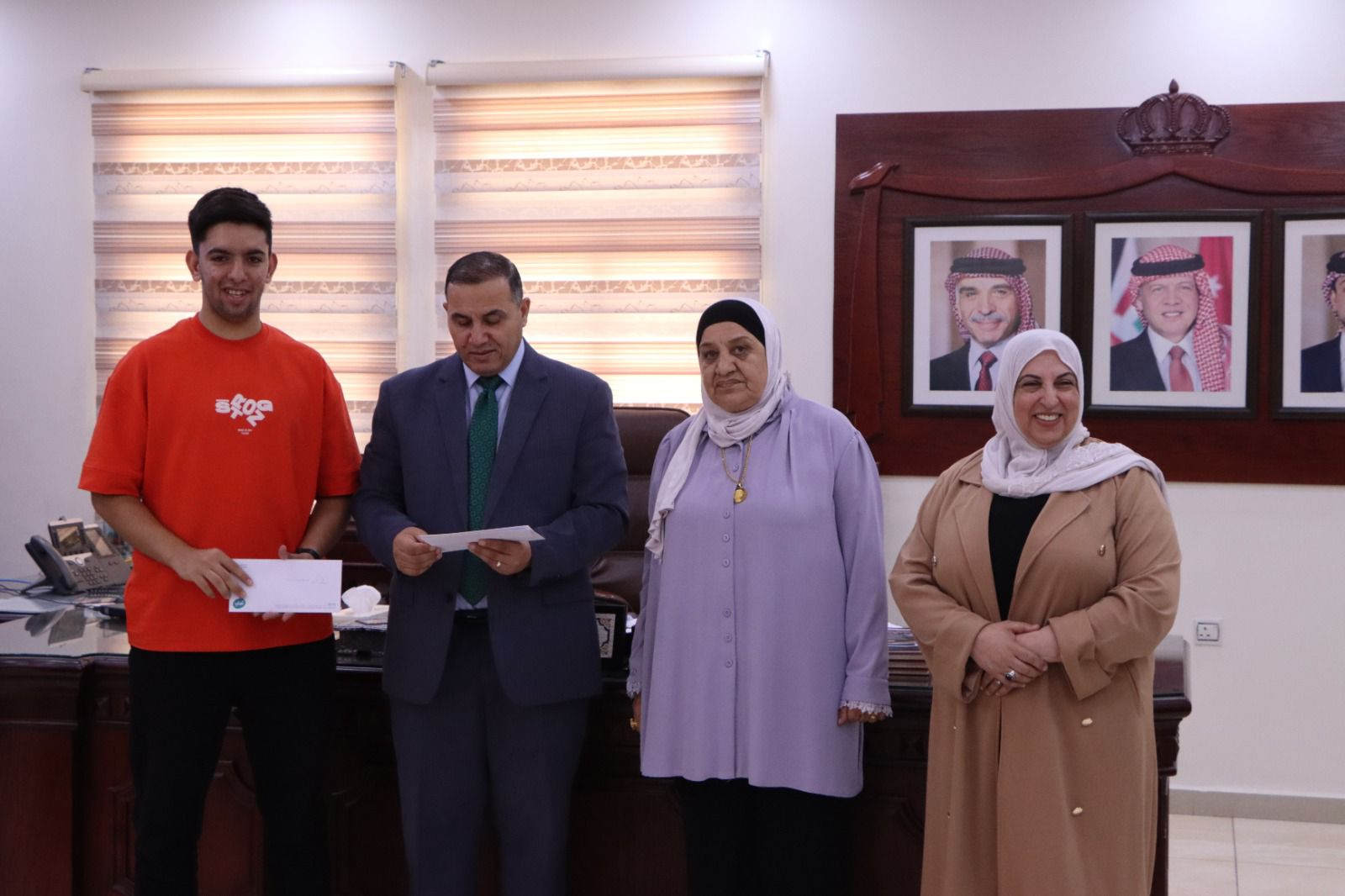 Madar Al-Saa Images 0.8103572286918811